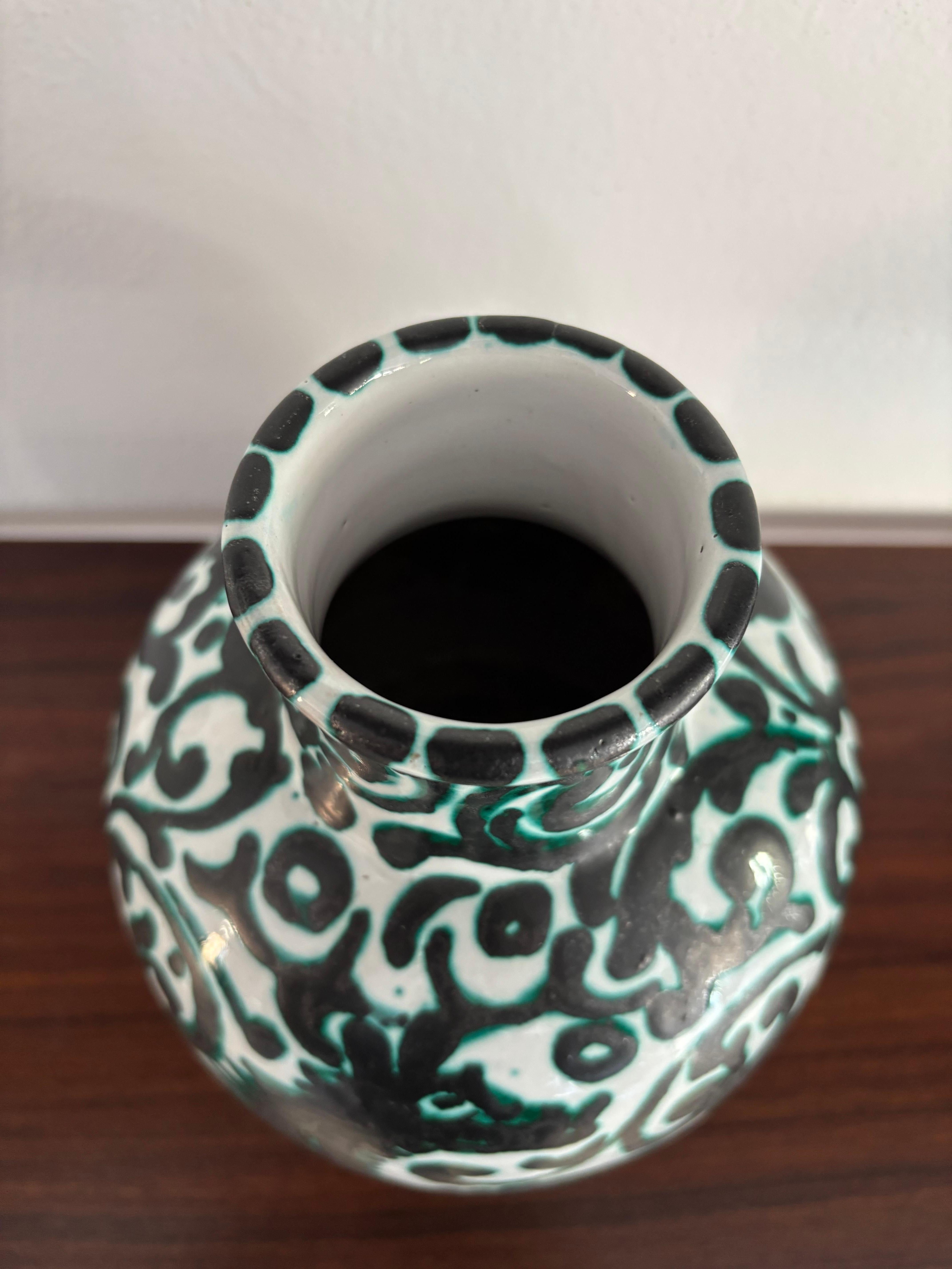 Italian Guerrieri Murano Midcentury Ceramic Hand Made Decorated Vase 1950s In Good Condition For Sale In Reggio Emilia, IT