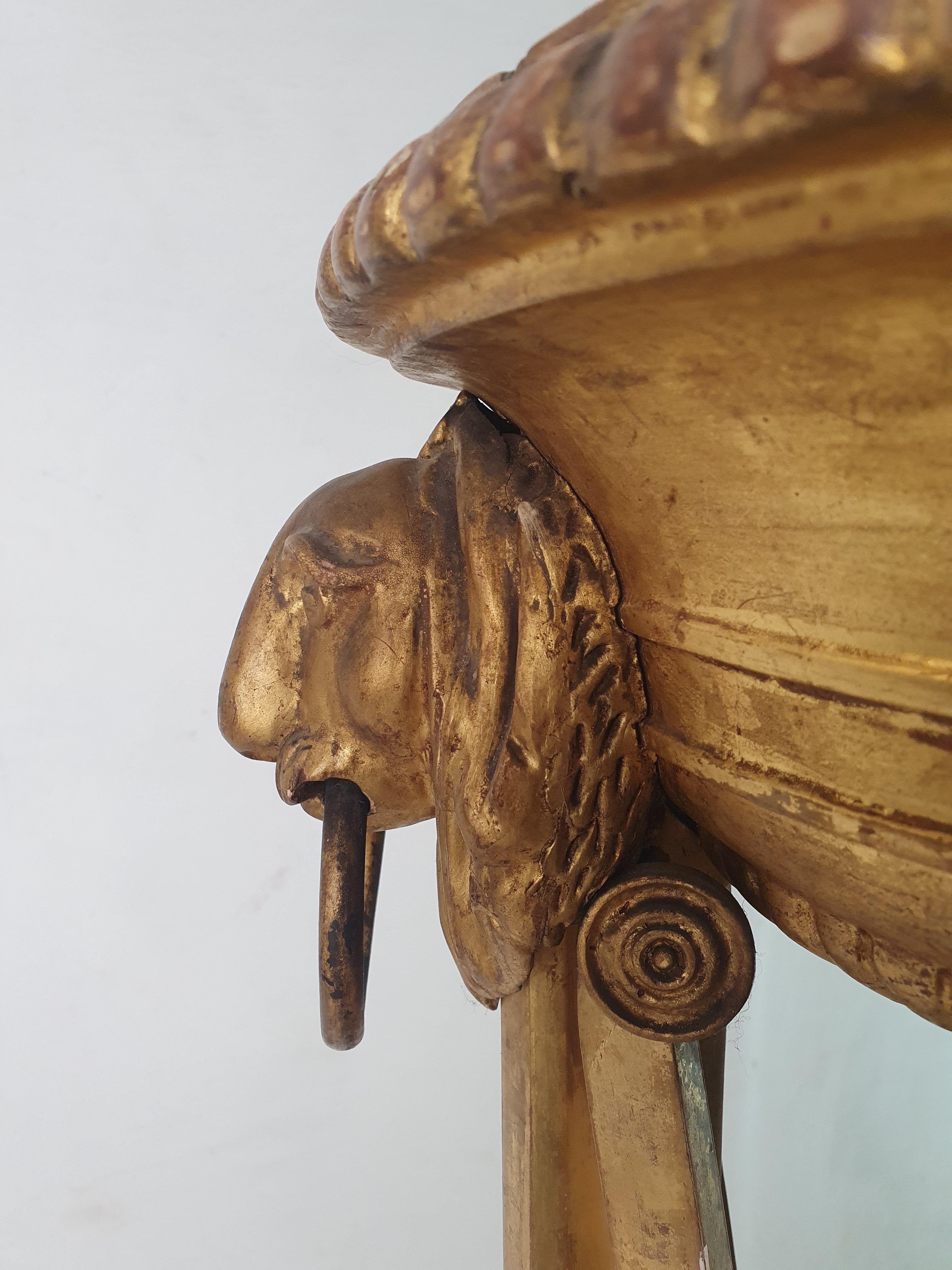 Italienisch Guilded Gueridon Pedestal um 1750's (Holz) im Angebot