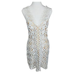 Robe de villégiature en maille blanche d'Ermanno Scervino en guipure italienne ajourée et à lacets, années 2010
