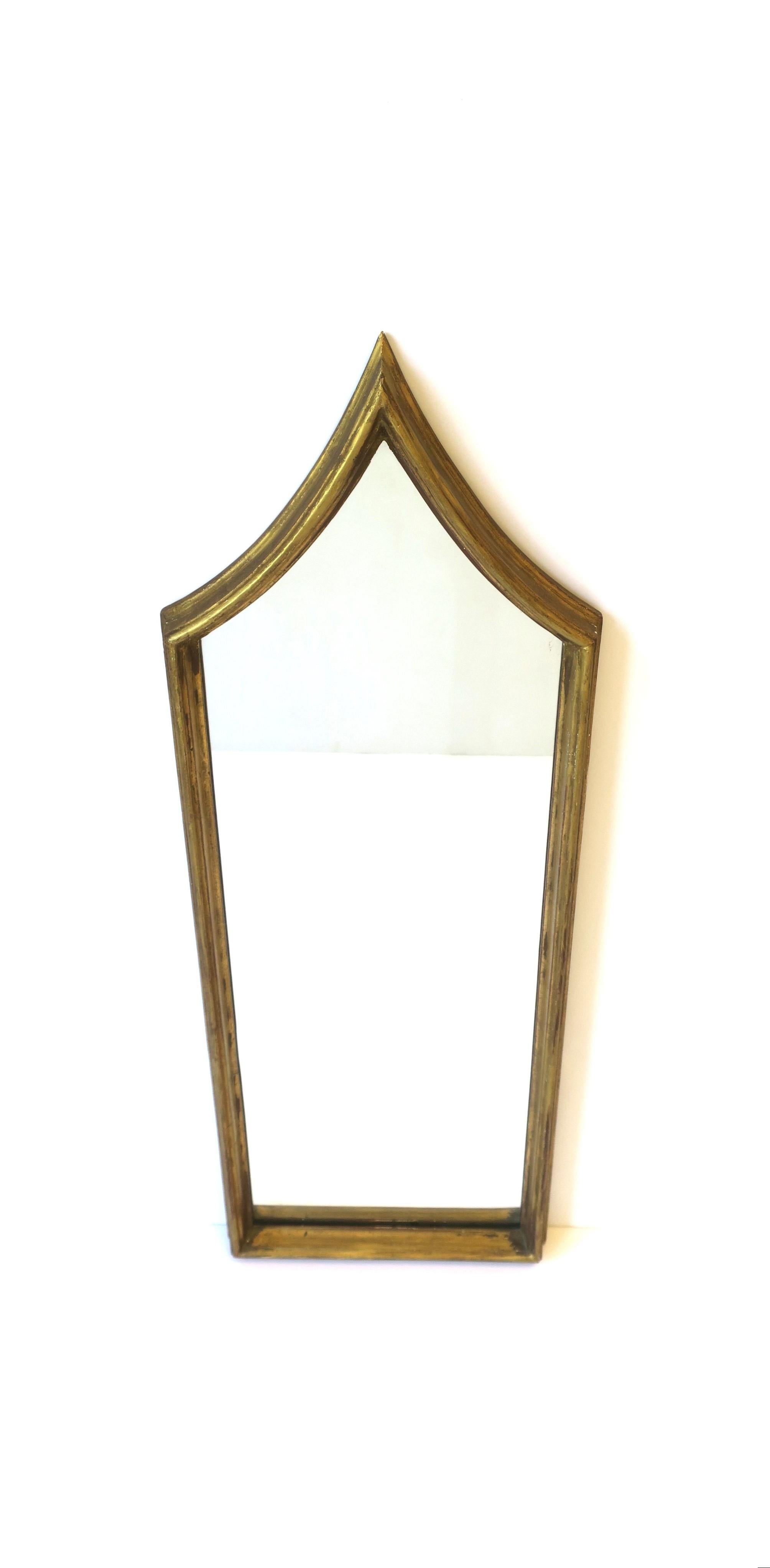 Italian Hall Foyer Vanity Wall Mirror with Gold Giltwood Frame In Good Condition For Sale In New York, NY