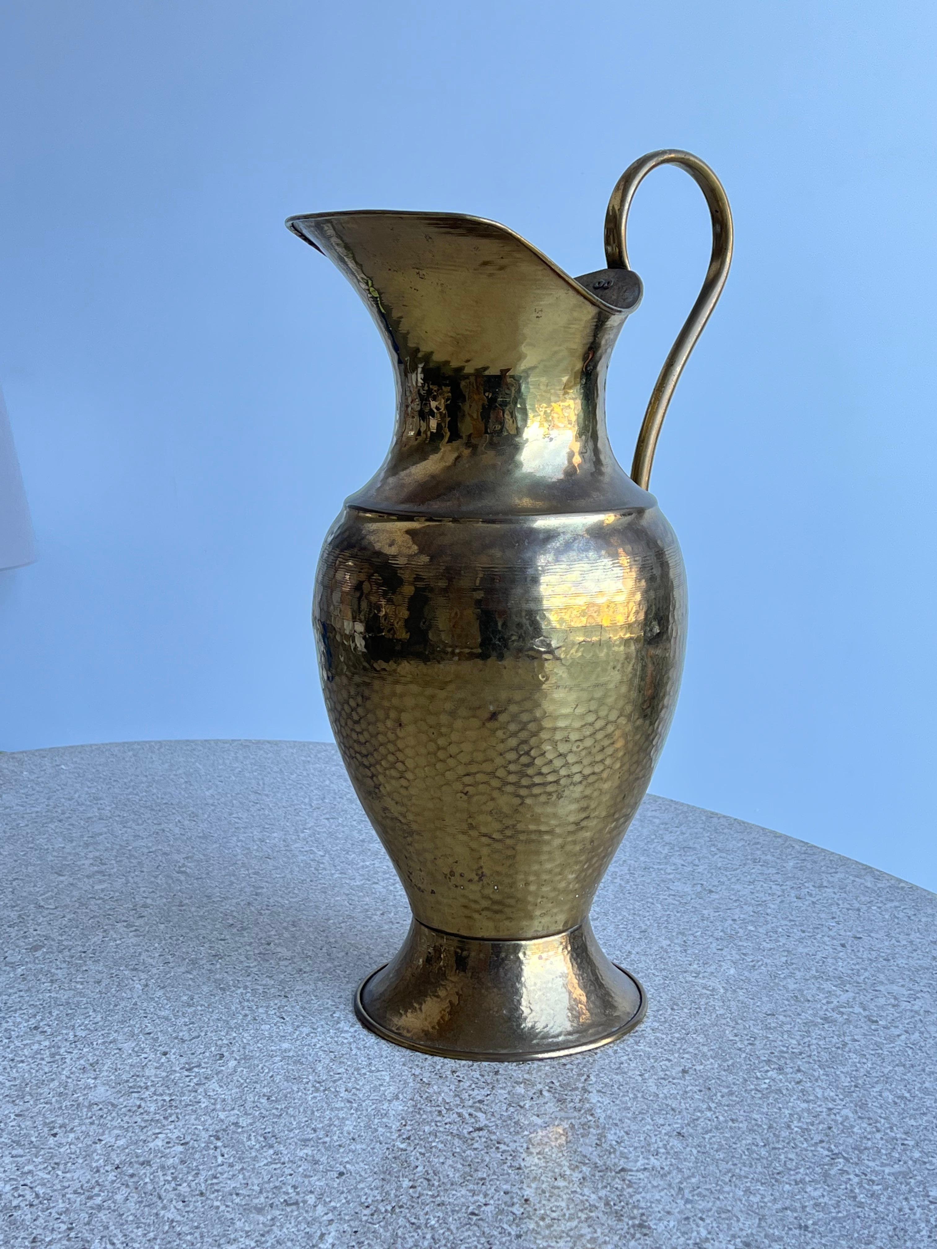 Art Deco 1940s large vase hammered finish.
Really good condition considering the age and use. 

