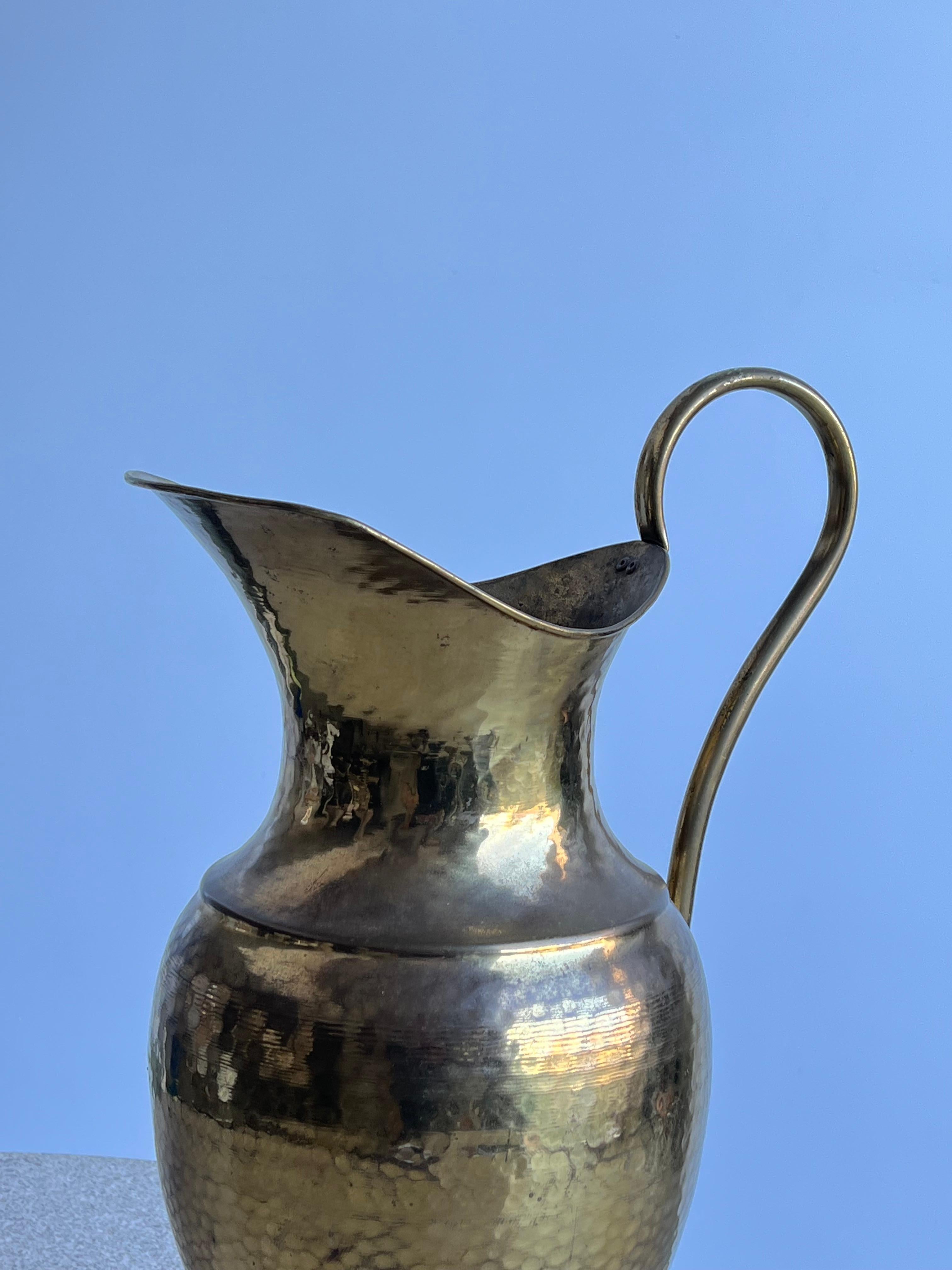 Italian Hammered Brass Large Vase 1940 In Good Condition For Sale In Byron Bay, NSW