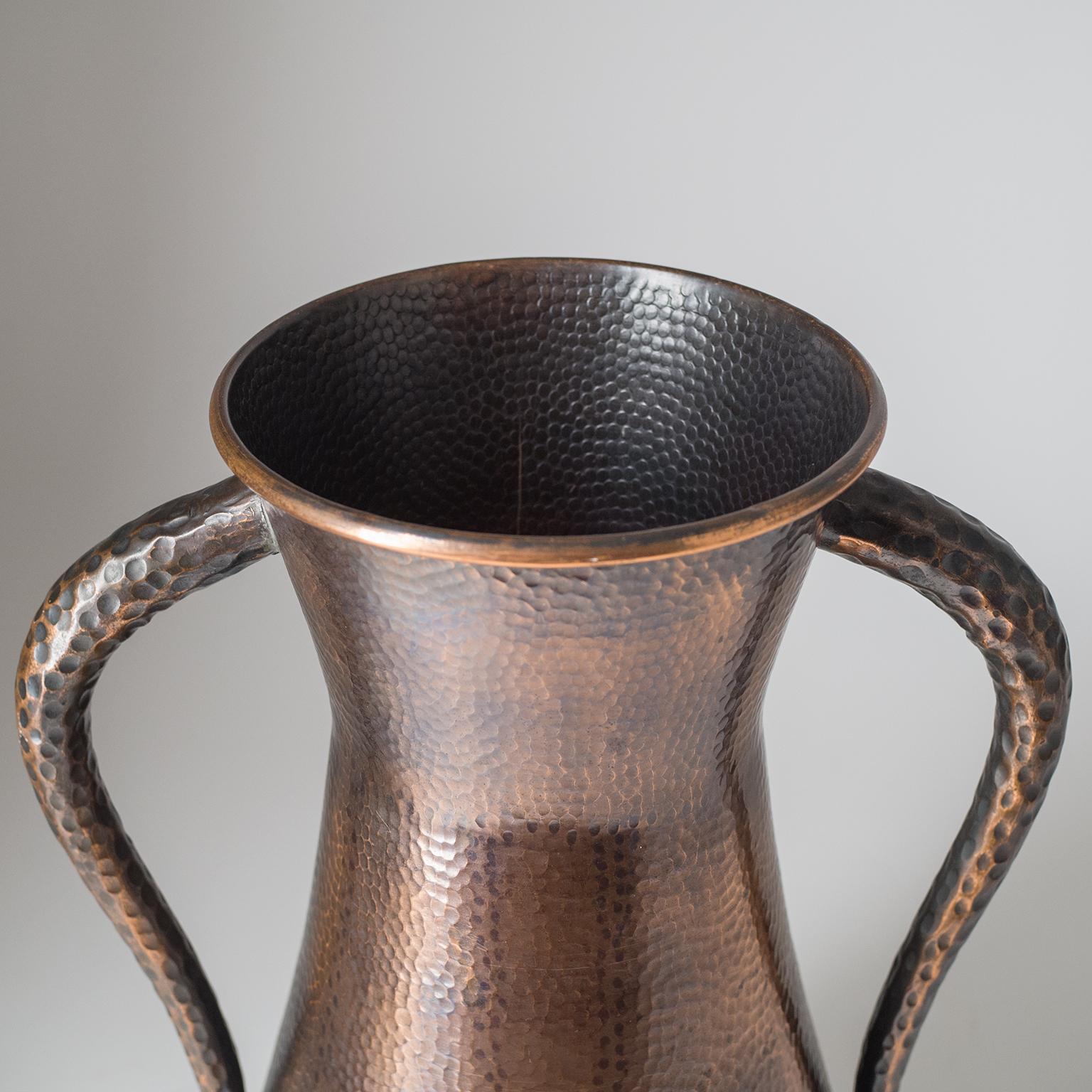 Italian Hammered Copper Umbrella Stand, circa 1950 For Sale 7