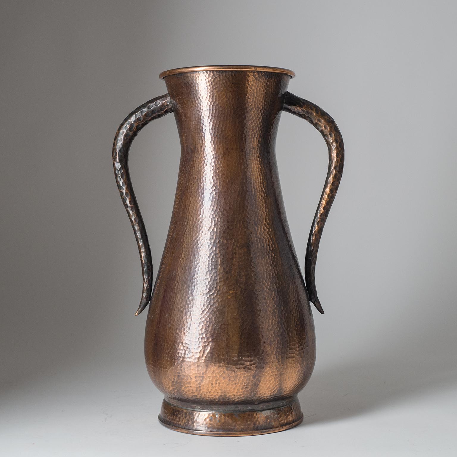 Italian hammered copper umbrella stand from the 1940-1950s.