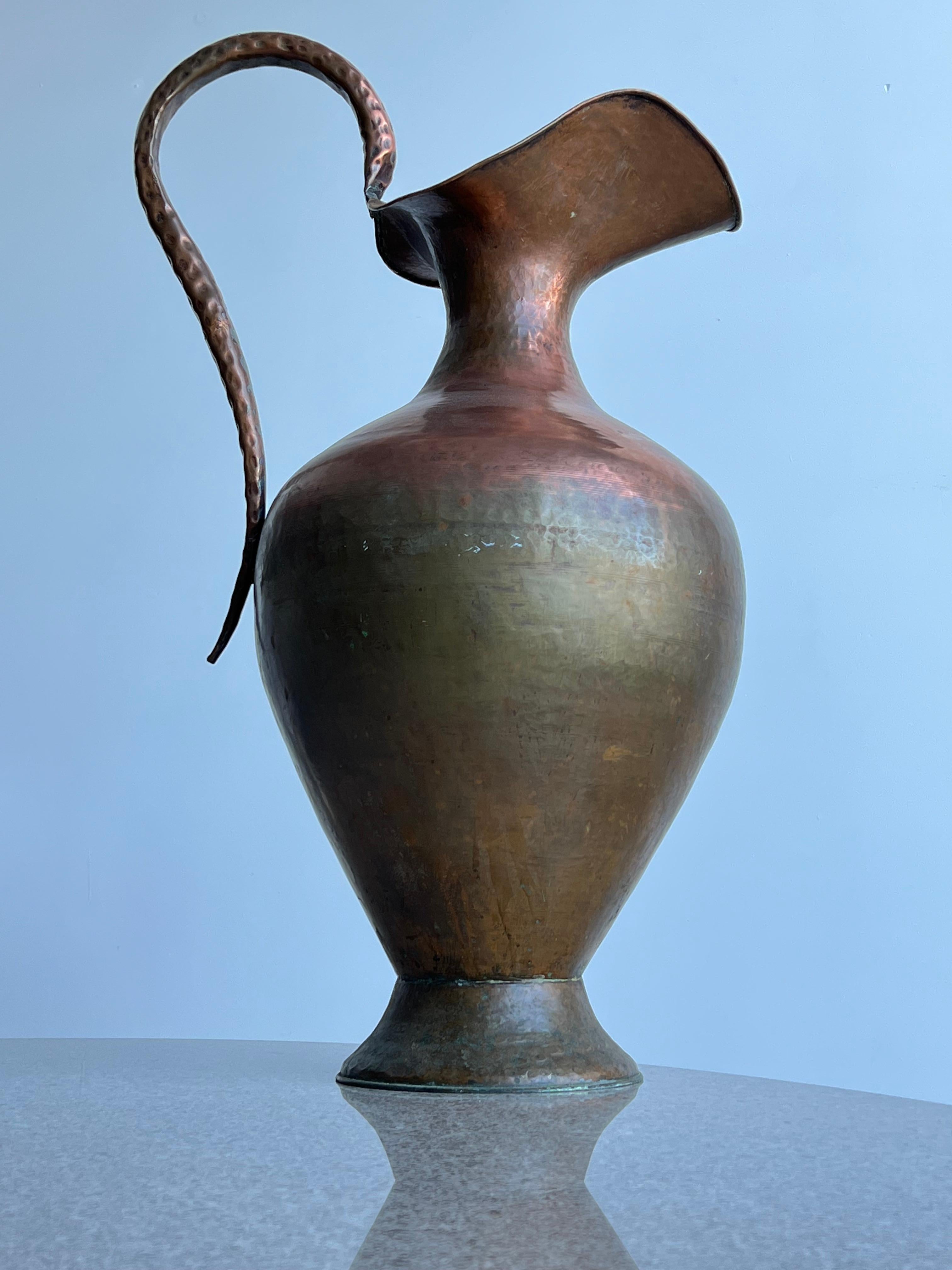 Mid-20th Century Italian Hammered Large Copper Vase For Sale