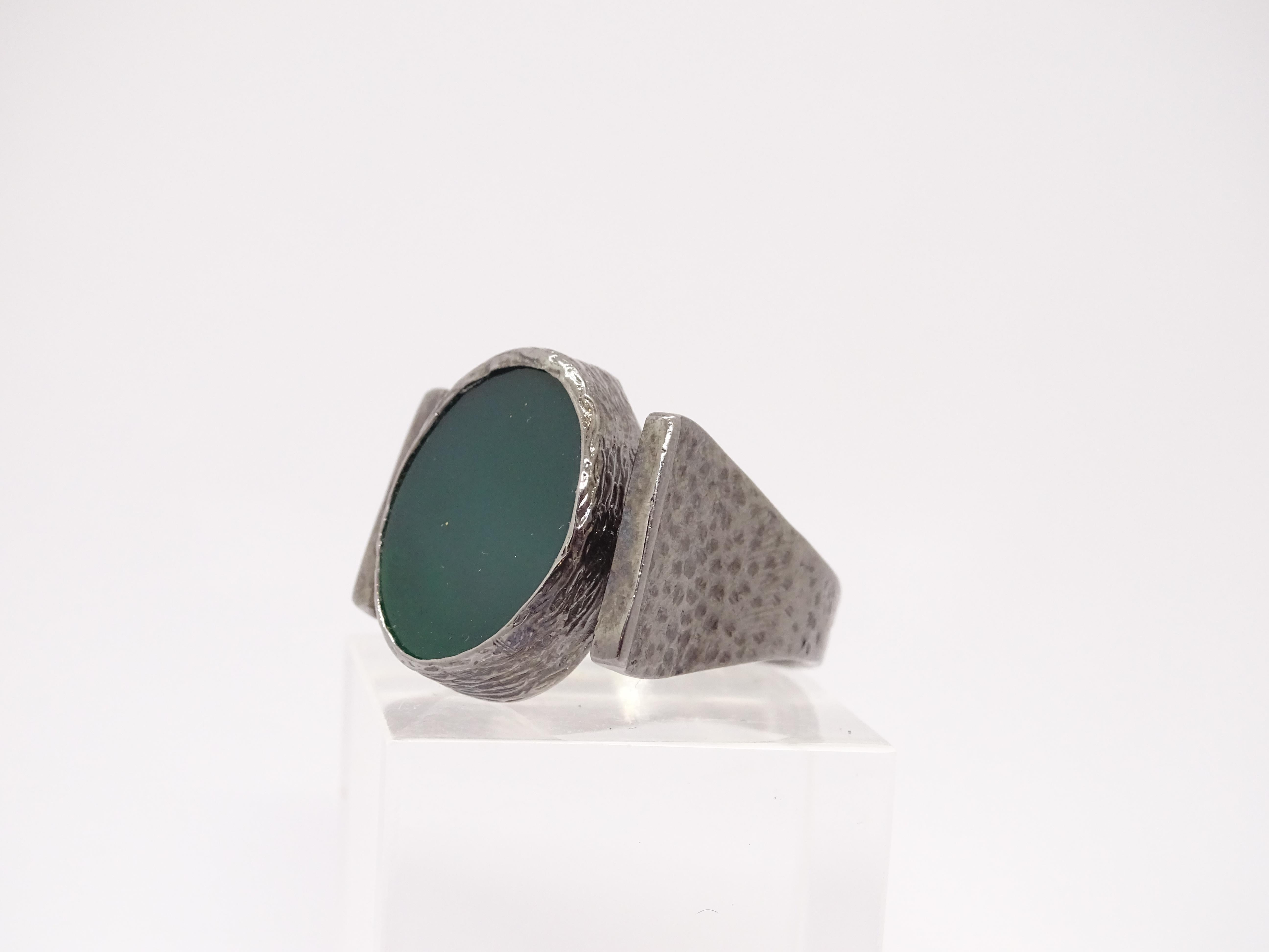 Italian Hammered ring, sterling silver and green agate, 80’s 5