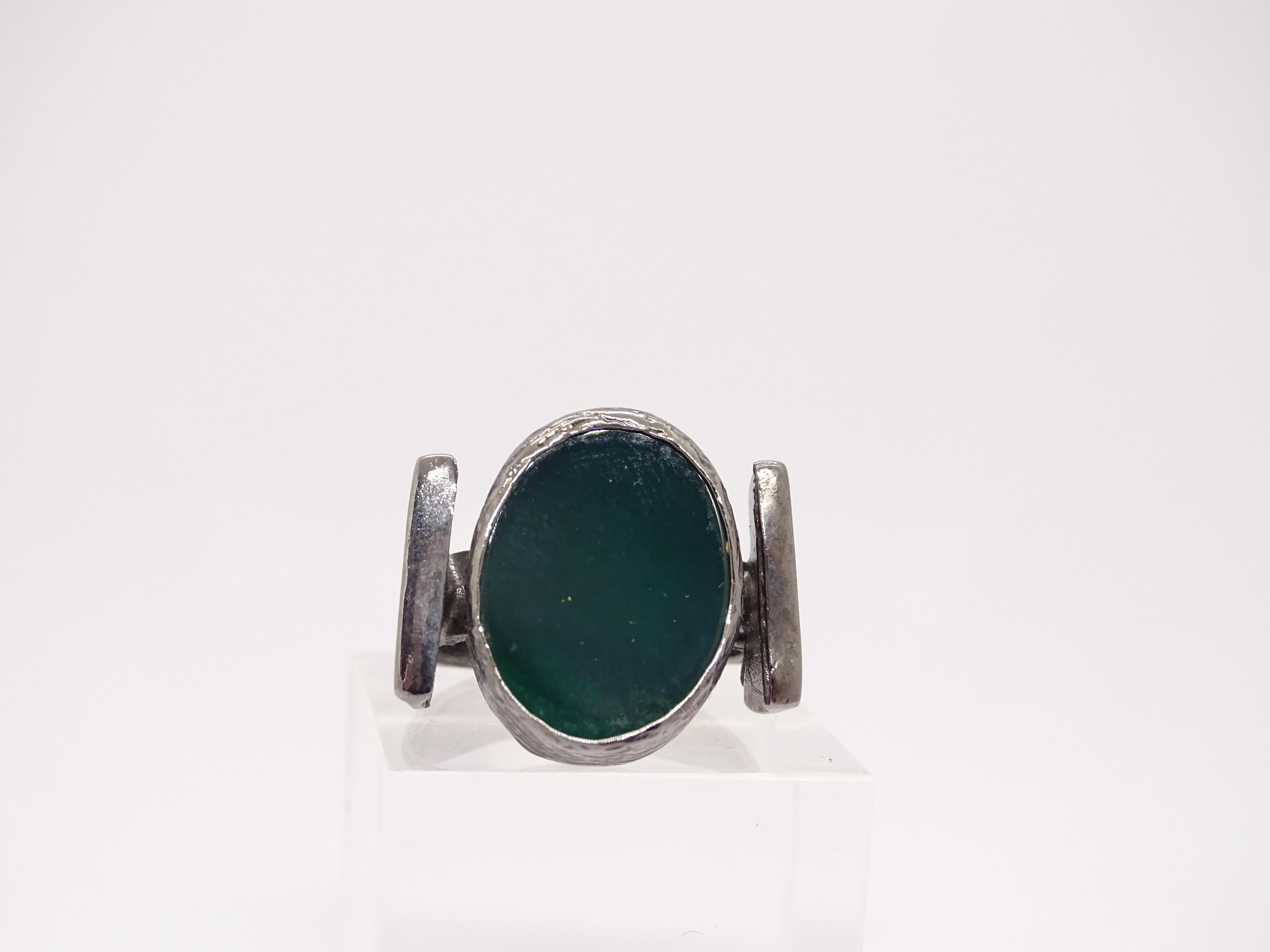 Italian Hammered ring, sterling silver and green agate, 80’s 9
