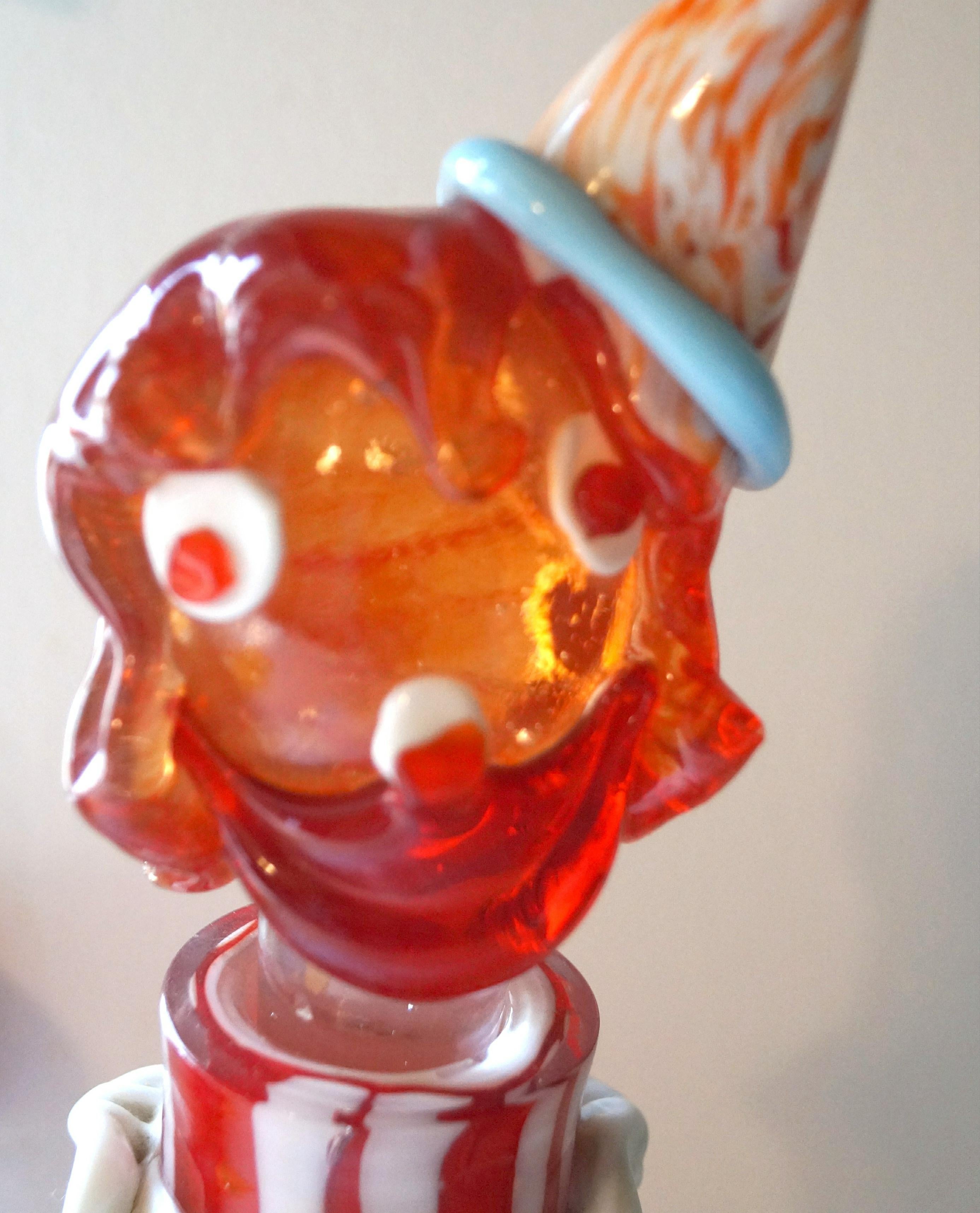 Italienischer mundgeblasener Clown-Dekanter aus Muranoglas mit Stopper in Rot Orange Schwarz  (Moderne der Mitte des Jahrhunderts) im Angebot