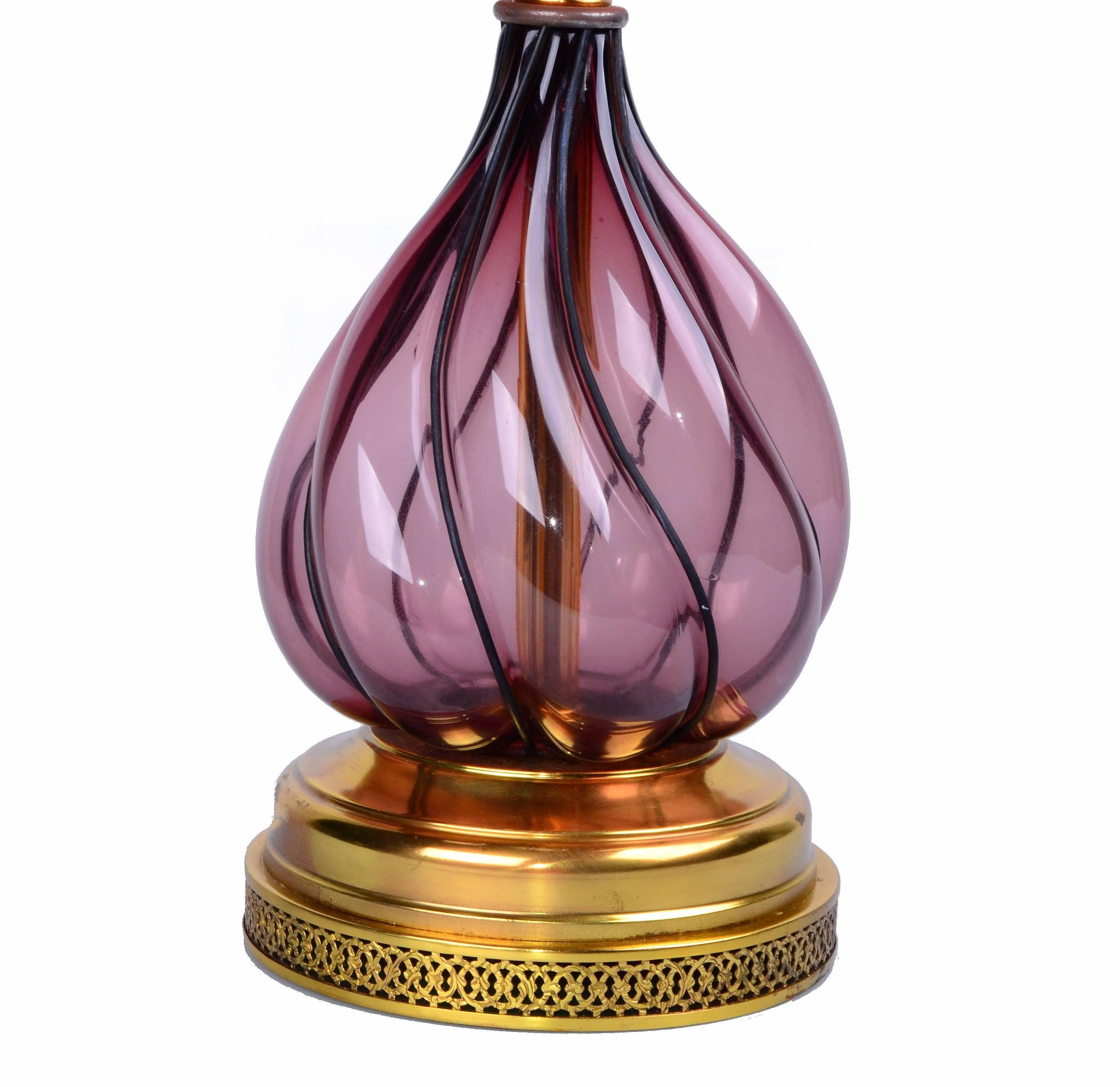 Italian Blown Purple Art Glass Brass Table Lamp Mid-Century Modern   In Good Condition For Sale In Miami, FL