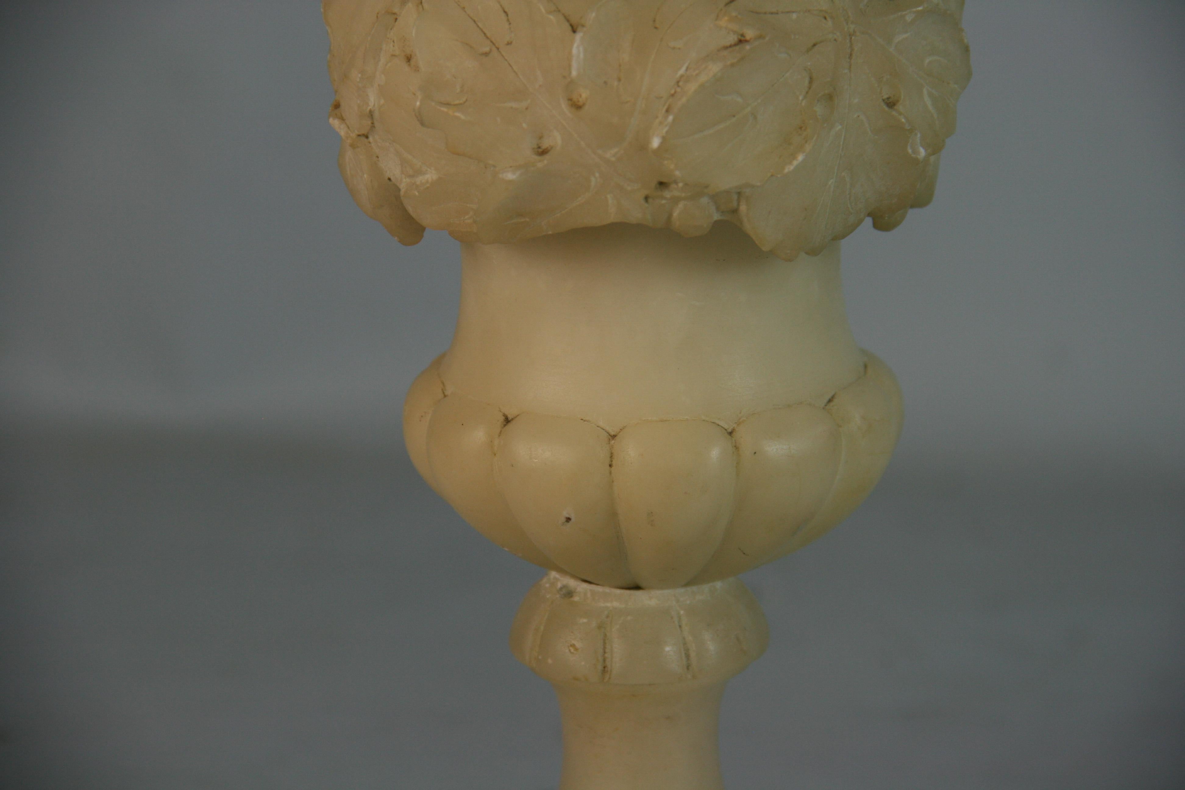 Mid-20th Century Italian Hand Carved Alabaster Lamp For Sale