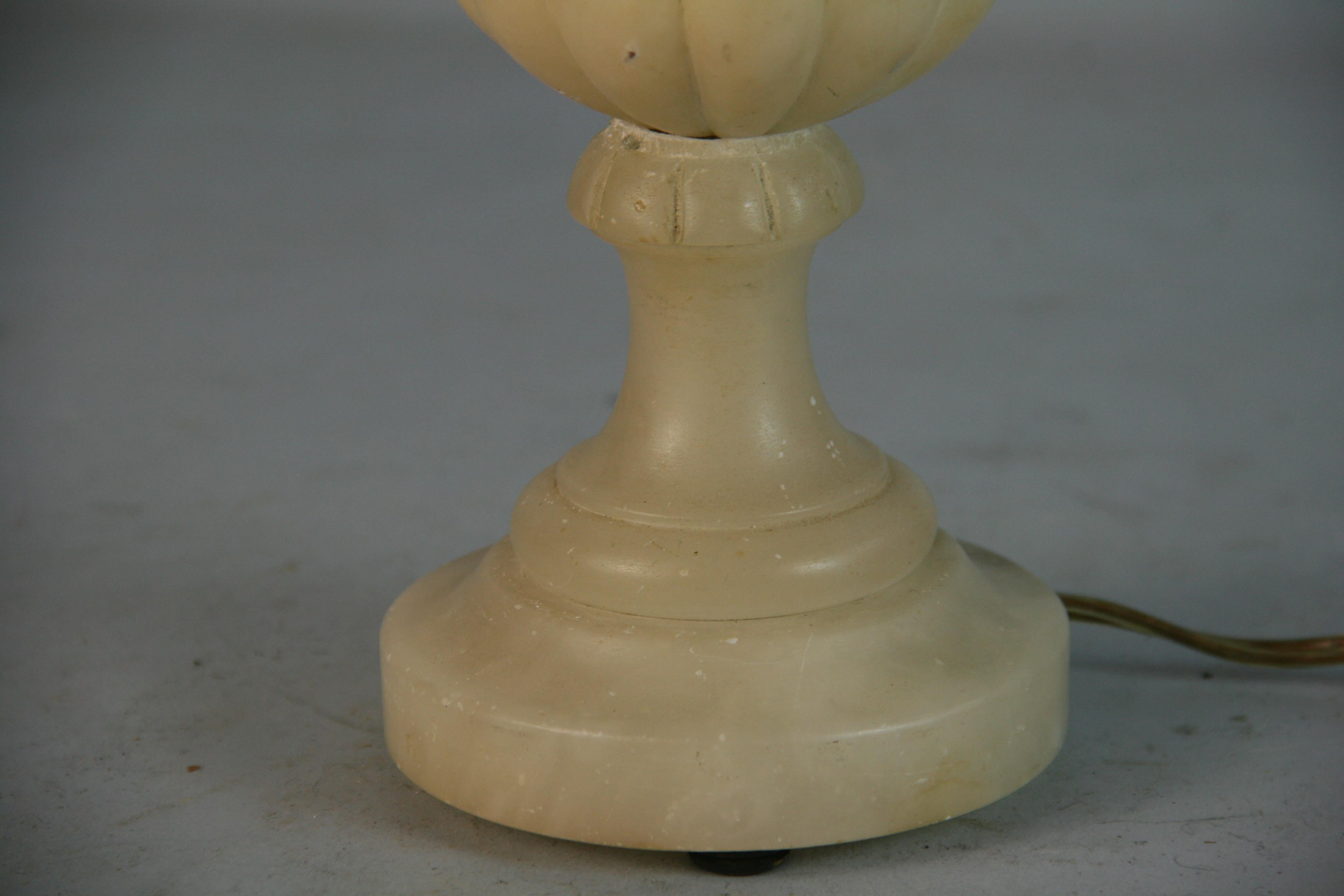 Italian Hand Carved Alabaster Lamp For Sale 1