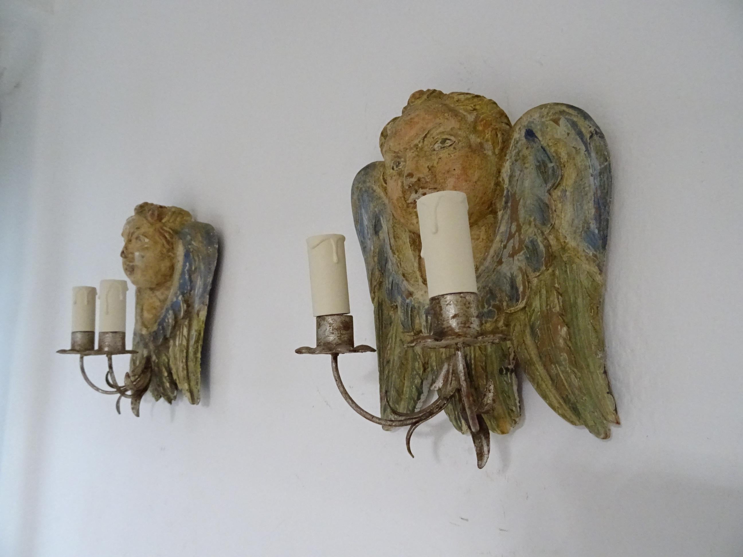 Italian Hand Carved and Painted Cherub Angel Wood Polychrome Sconces circa 1940 In Fair Condition For Sale In Modena (MO), Modena (Mo)
