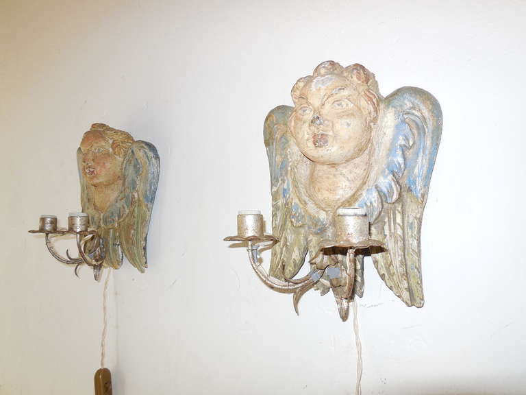 Italian Hand Carved and Painted Cherub Angel Wood Polychrome Sconces In Fair Condition For Sale In Modena (MO), Modena (Mo)