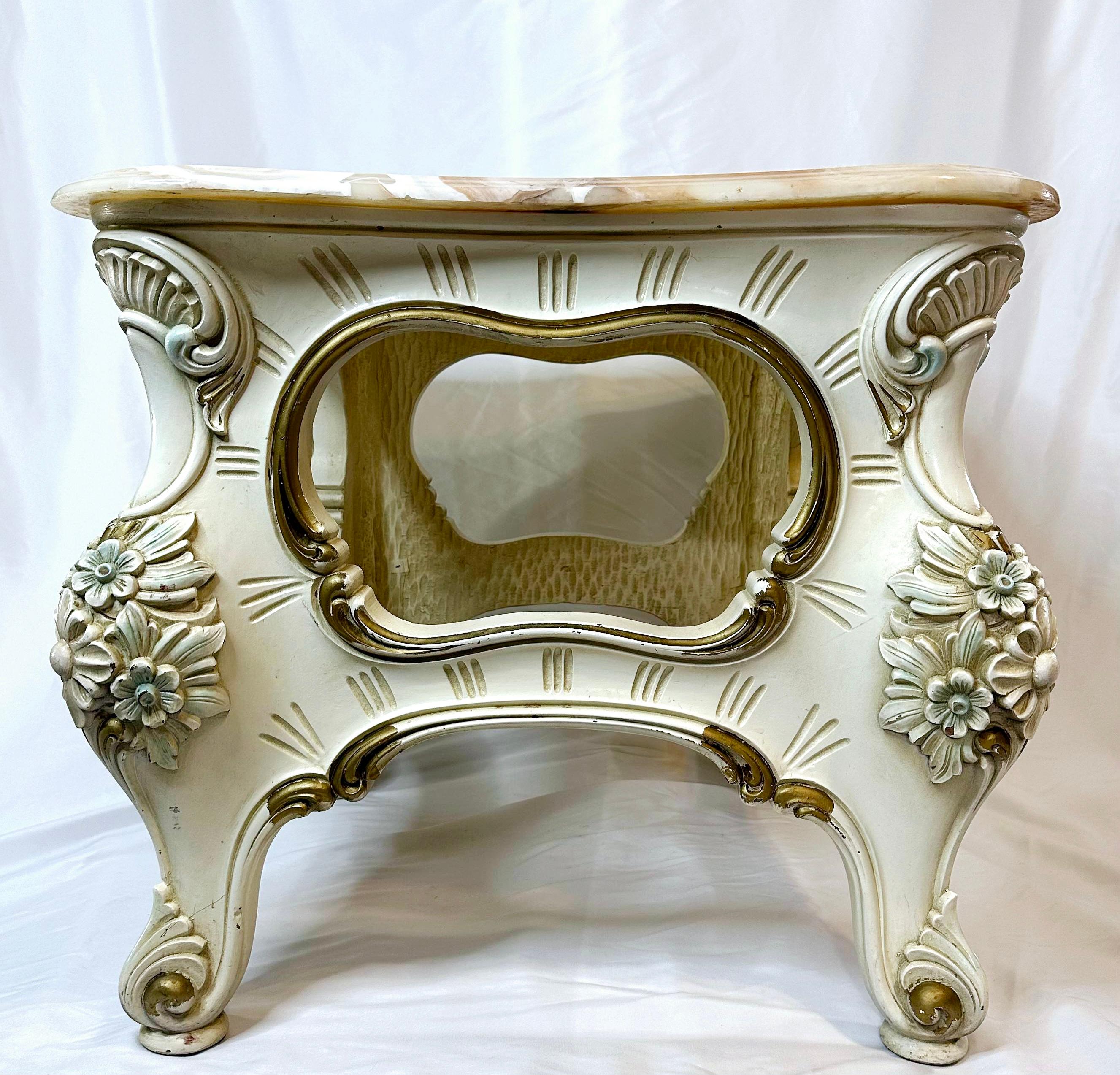 Italian Hand Carved and Painted Silik Furniture End Table For Sale 1