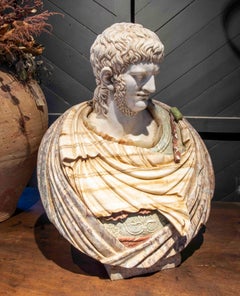 Busto italiano tallado a mano de un emperador romano en distintos tipos de mármol