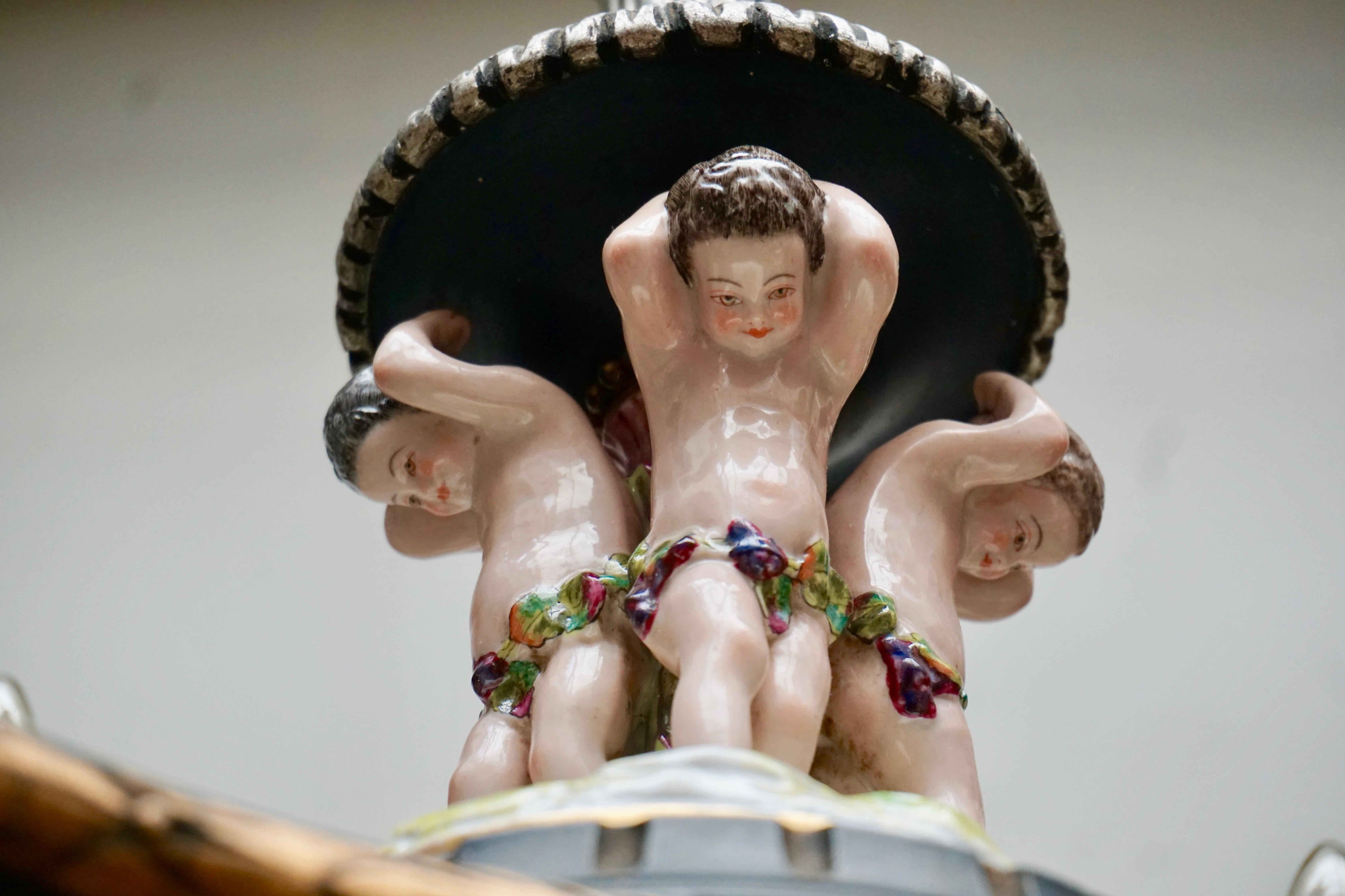 Italian Hand-Carved Chandelier with Porcelain Putti For Sale 5