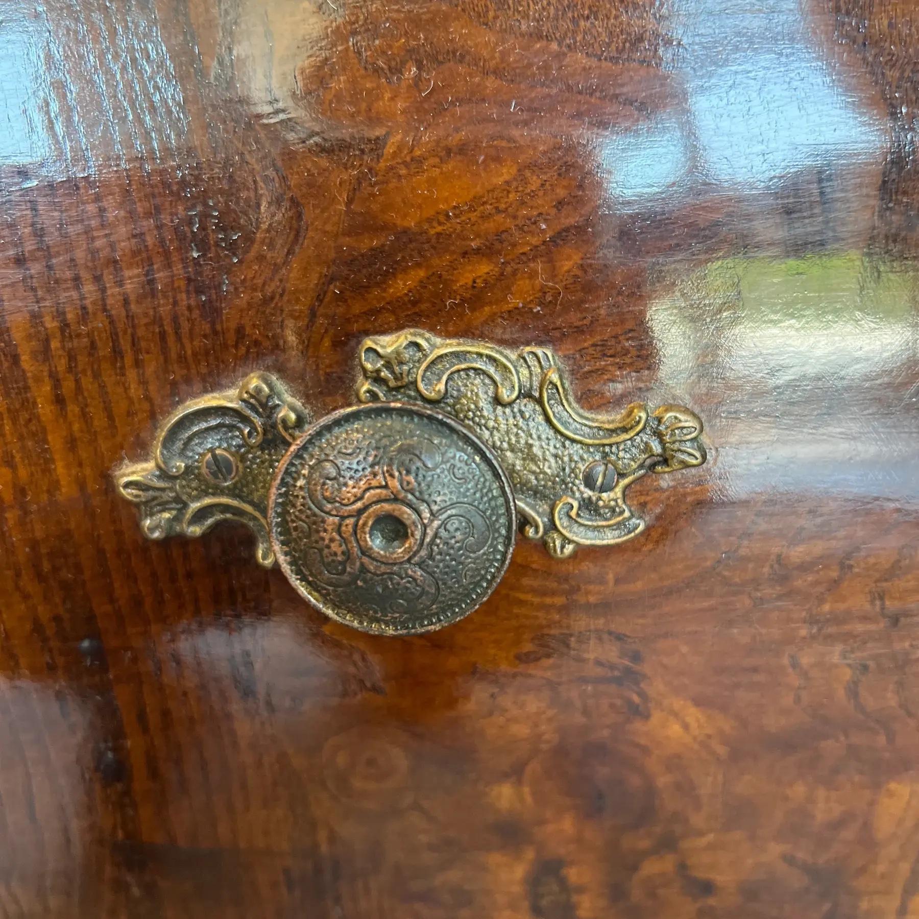 Italian Hand Carved Genoese Baroque Style Commode / Chest of Drawers For Sale 1
