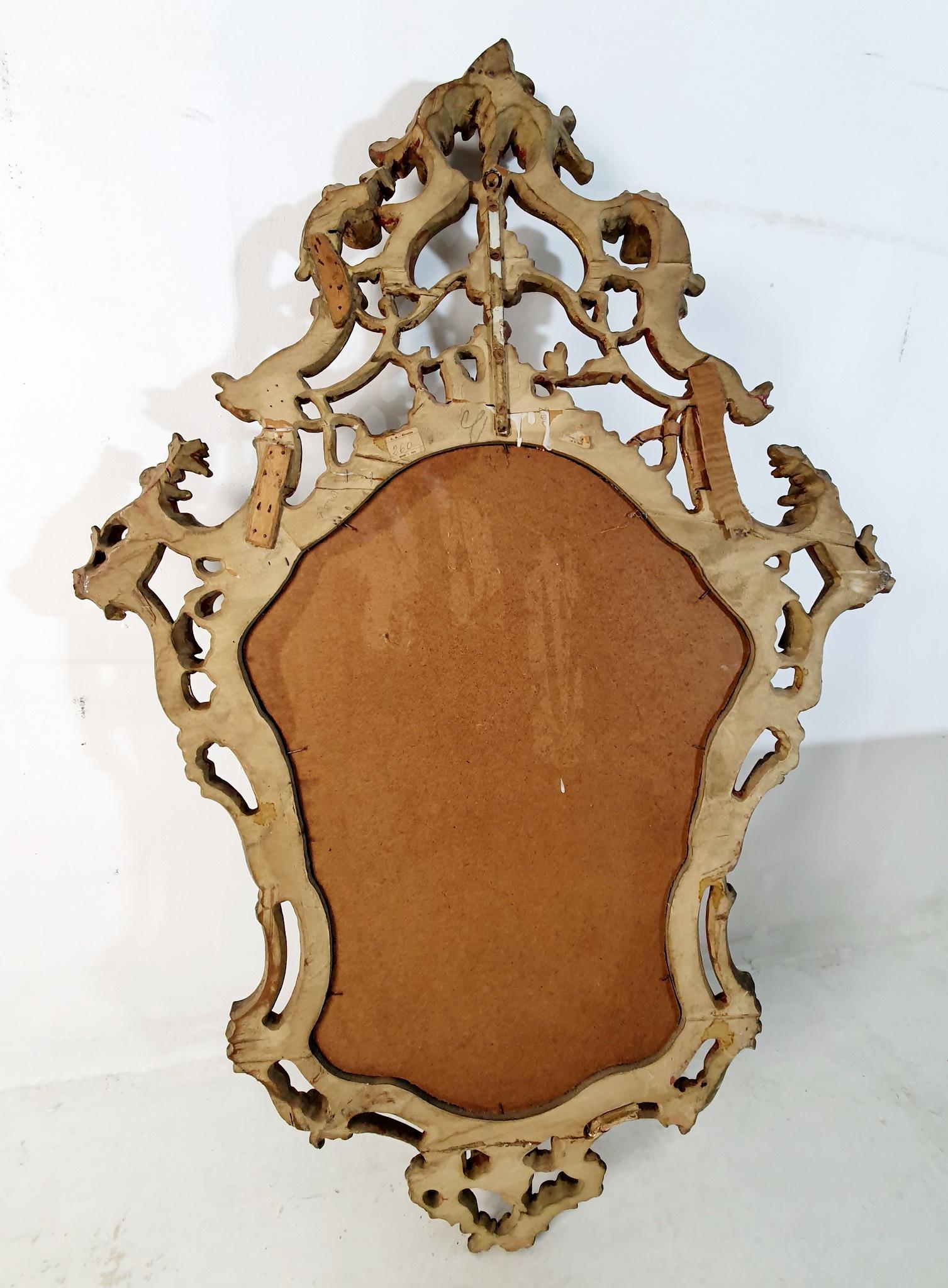 Italian Hand-Carved Gilded Rococo Mirror For Sale 3