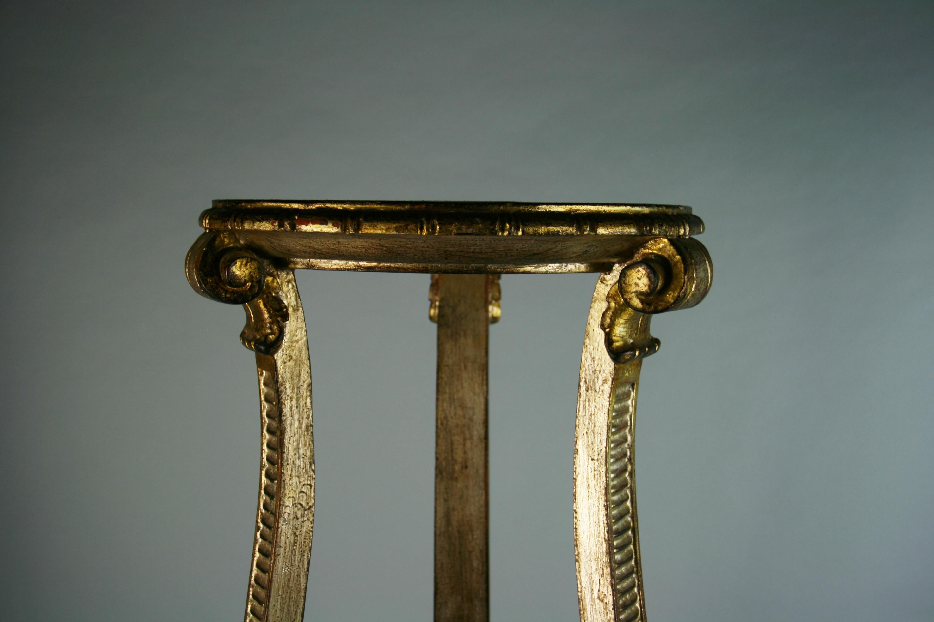 Mid-20th Century Italian Hand Carved Gilt Wood Pedestal For Sale