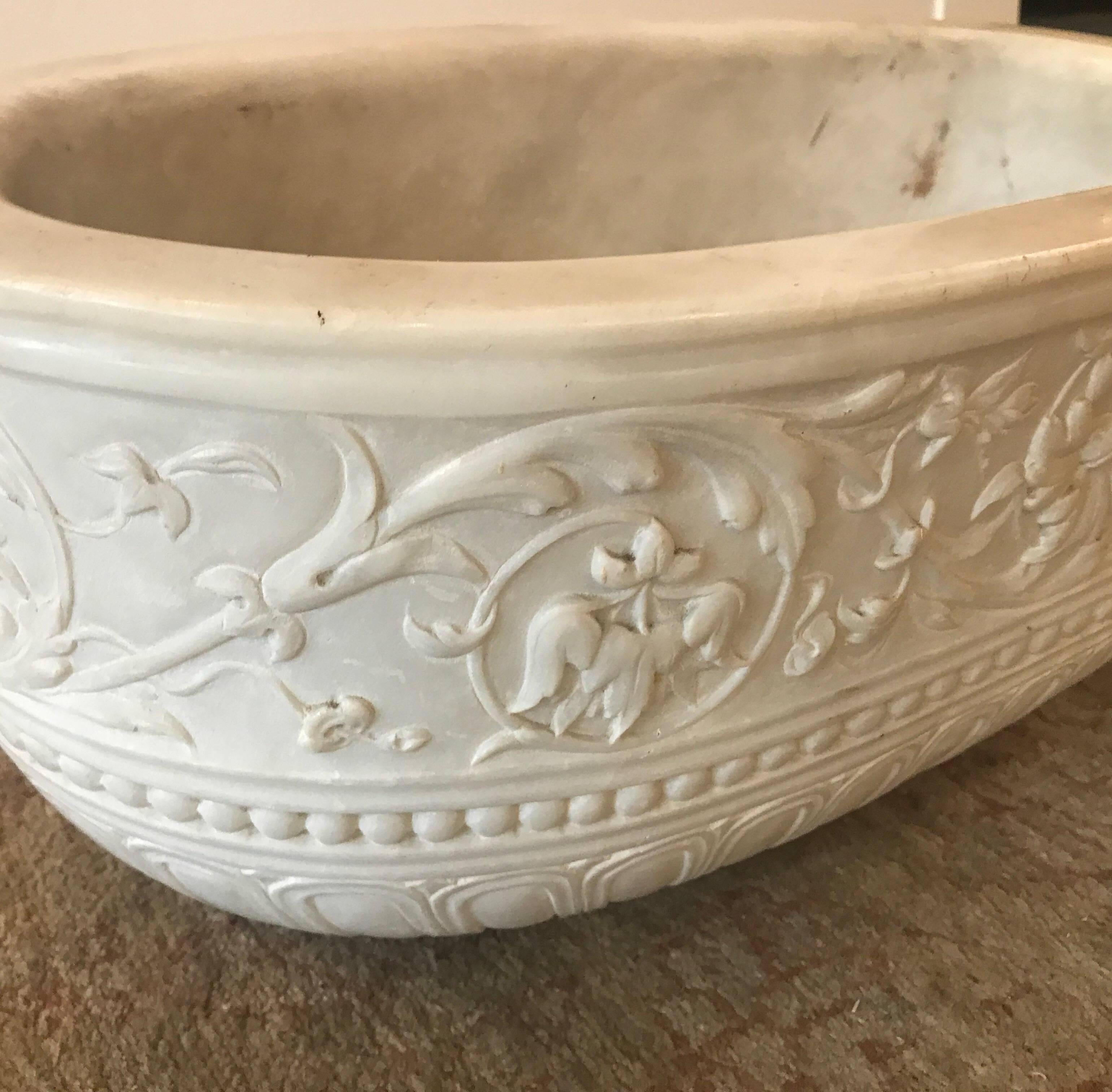 Italian Hand-Carved Marble Sink Basin Fountain In Excellent Condition In Lambertville, NJ