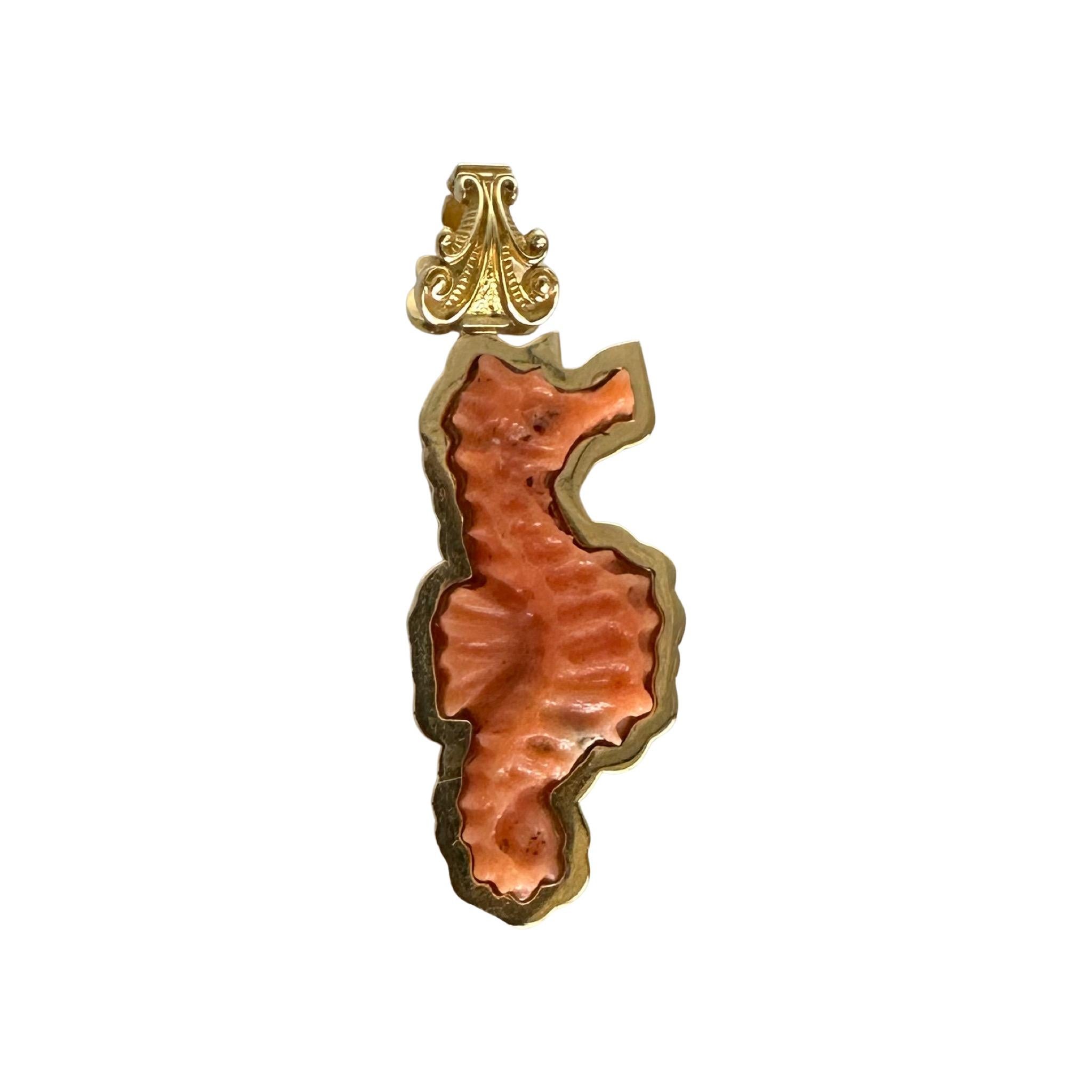 Portrait Cut Italian Hand-Carved Natural Coral Seahorse and 18karat Yellow Gold Pendant For Sale