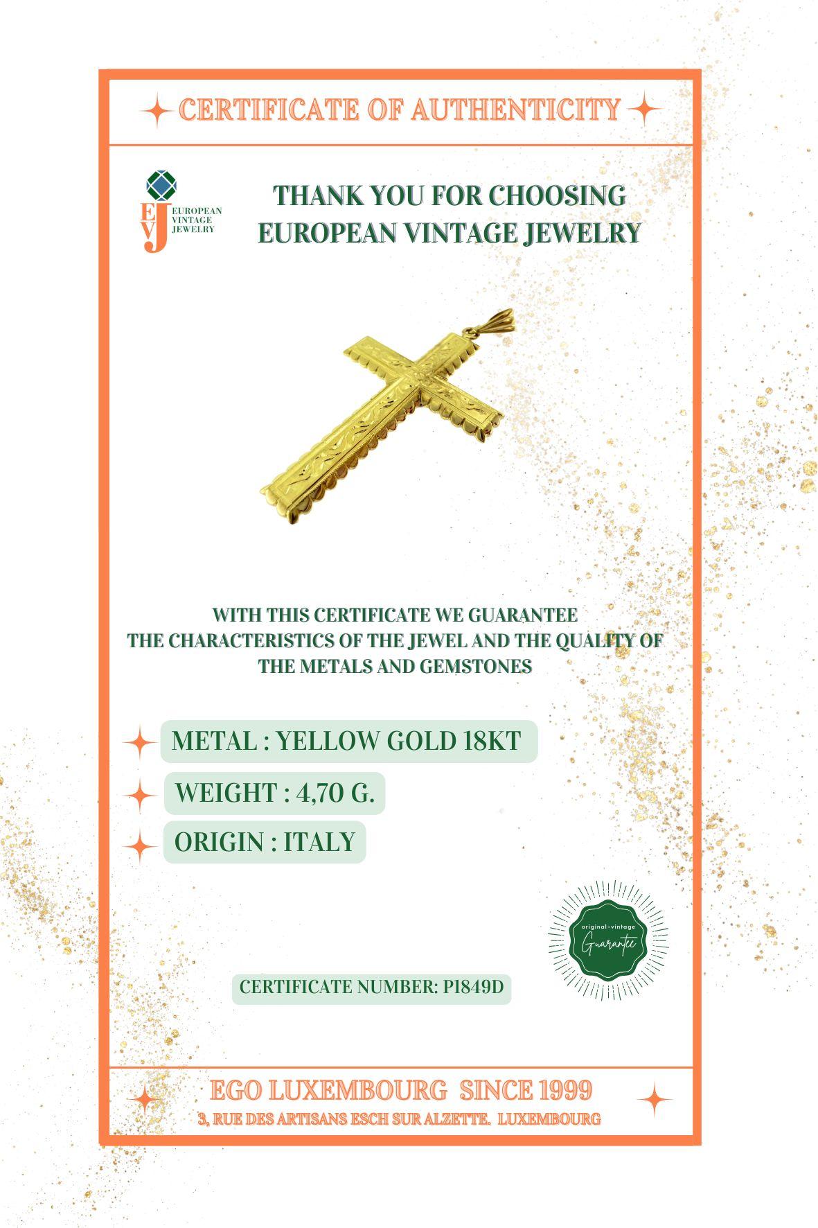 Italian Hand-Carved Yellow Gold Cross with Flowers For Sale 6