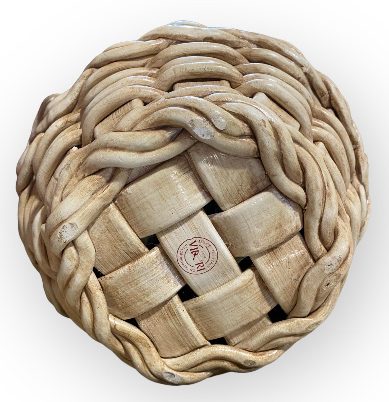 Cesta de cerámica tejida artesanal italiana de alcachofas en venta 3