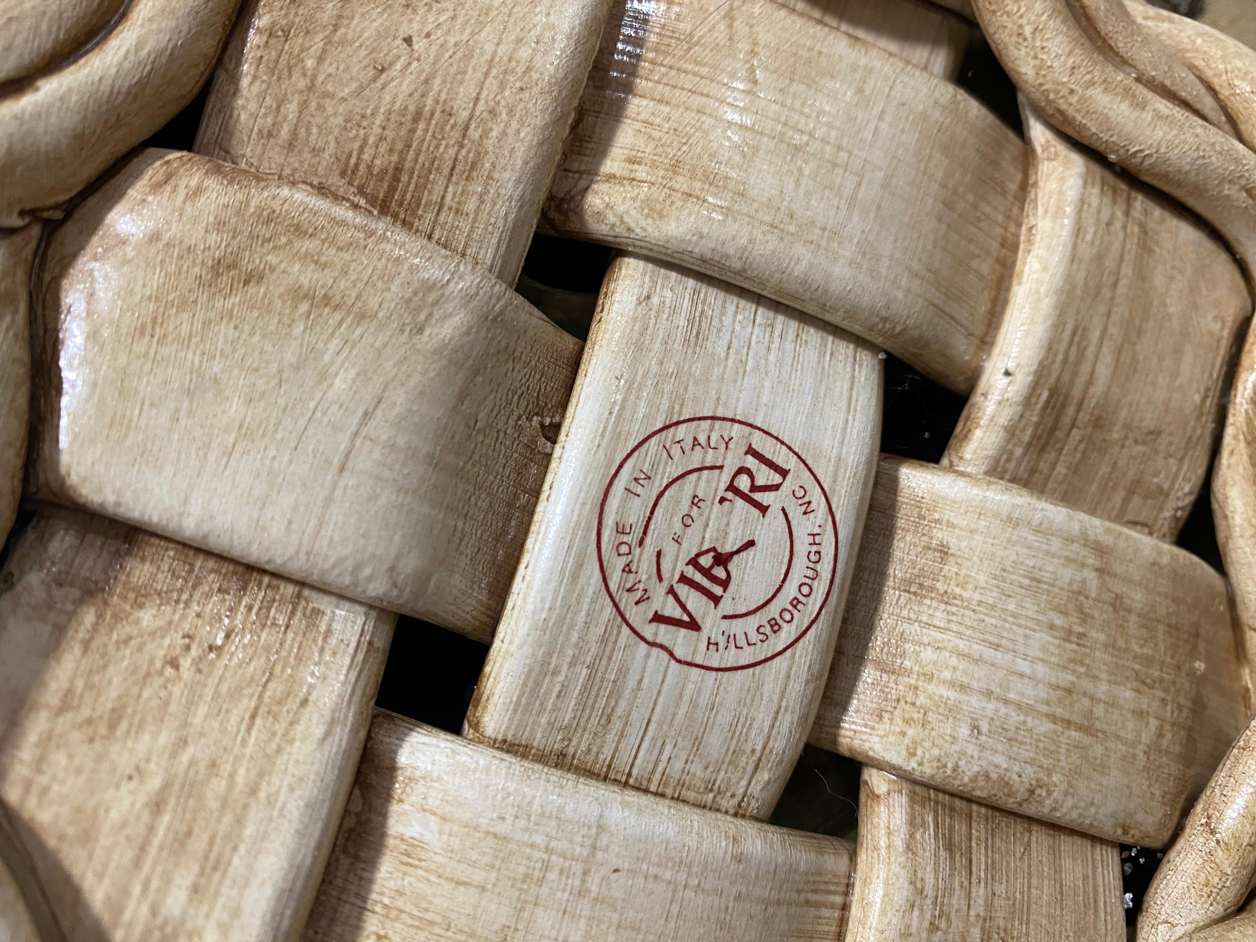 Cesta de cerámica tejida artesanal italiana de alcachofas en venta 4