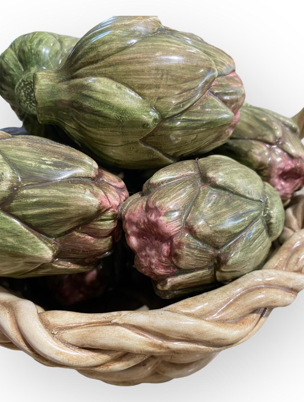 Cesta de cerámica tejida artesanal italiana de alcachofas en venta 1