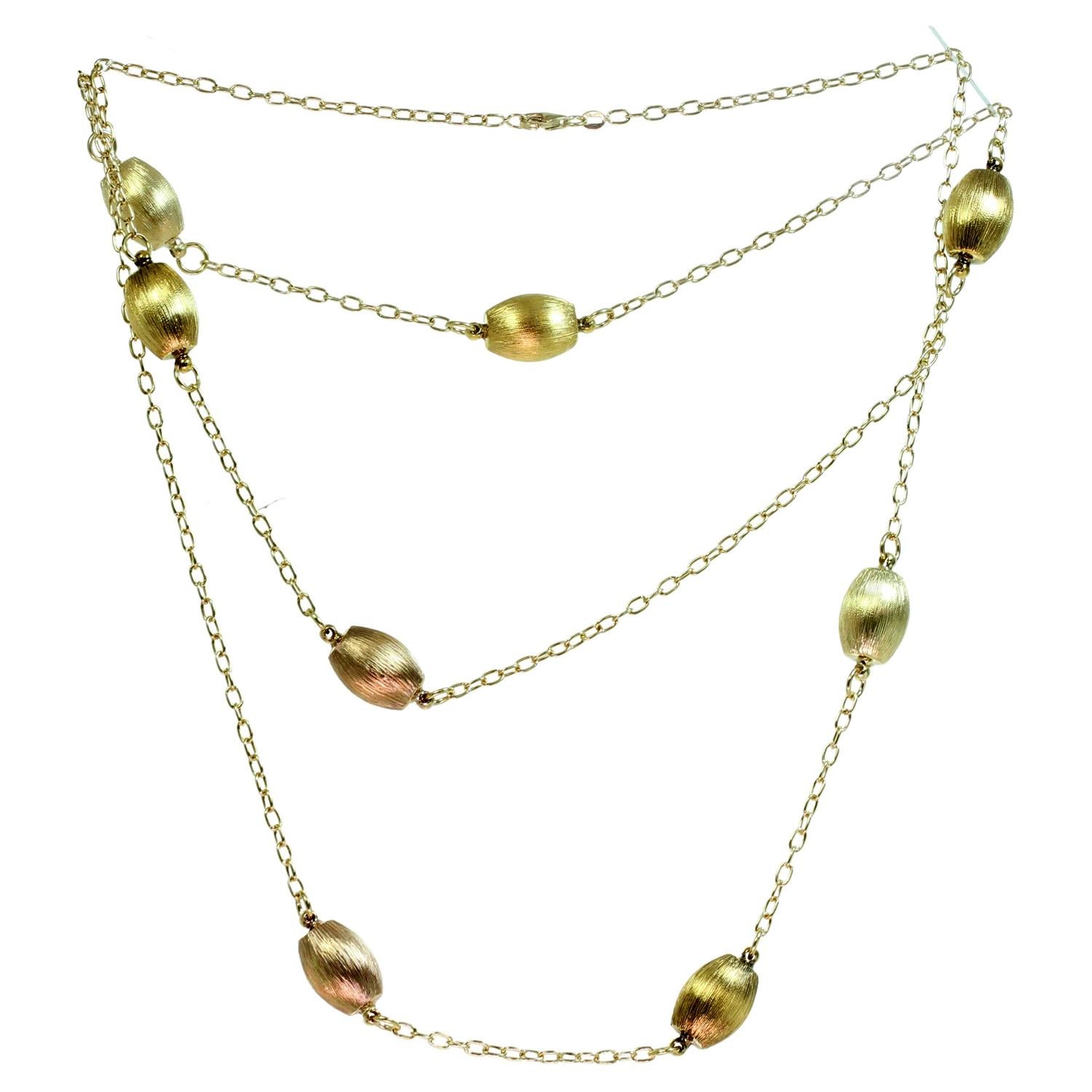 Italienische handgefertigte mehrfarbige gebürstete Goldkugeln Choker & lange Kette Halskette im Zustand „Hervorragend“ im Angebot in New York, NY