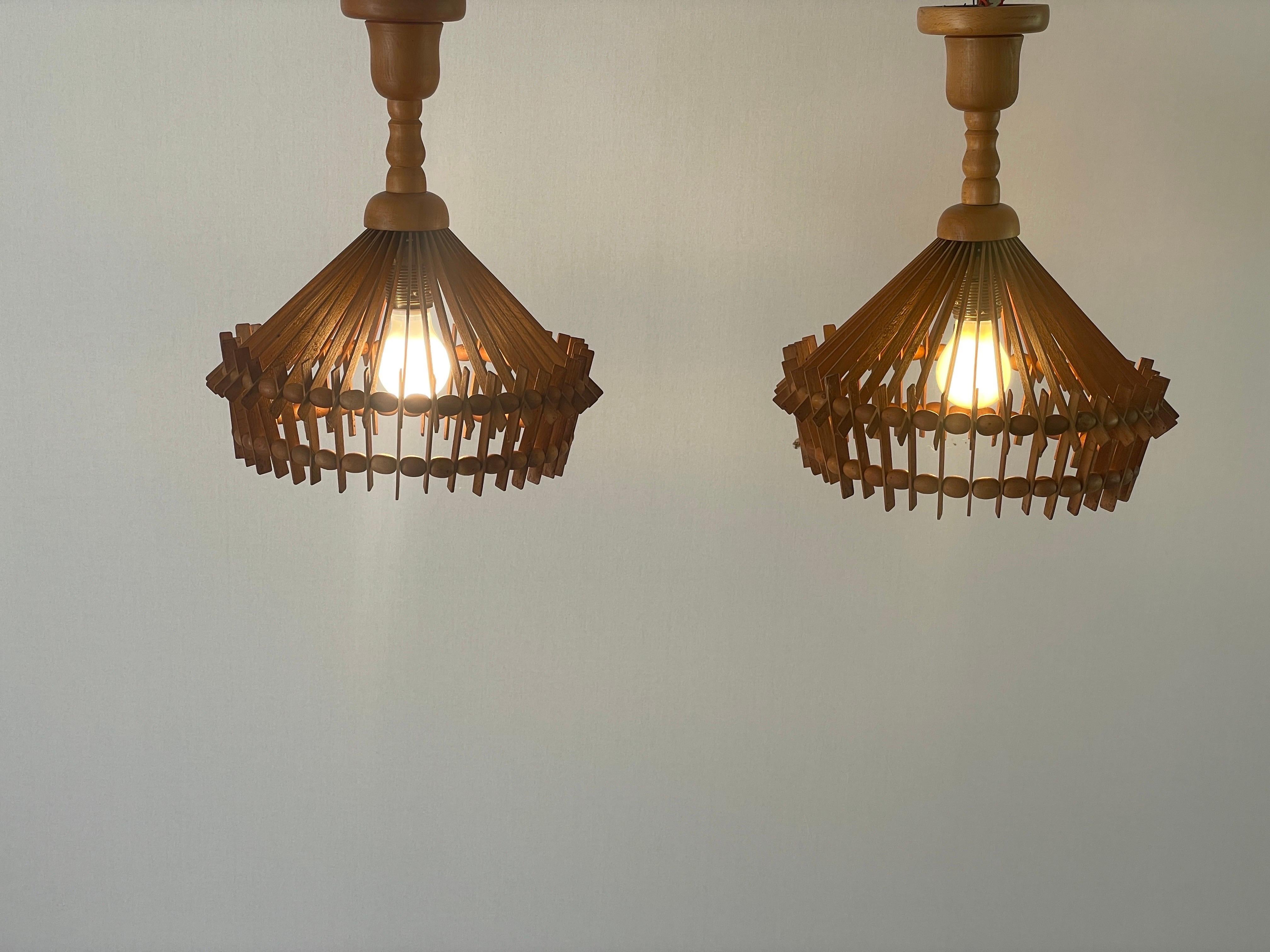 Paire de lampes suspendues en Wood Wood, 1960, Italie en vente 8