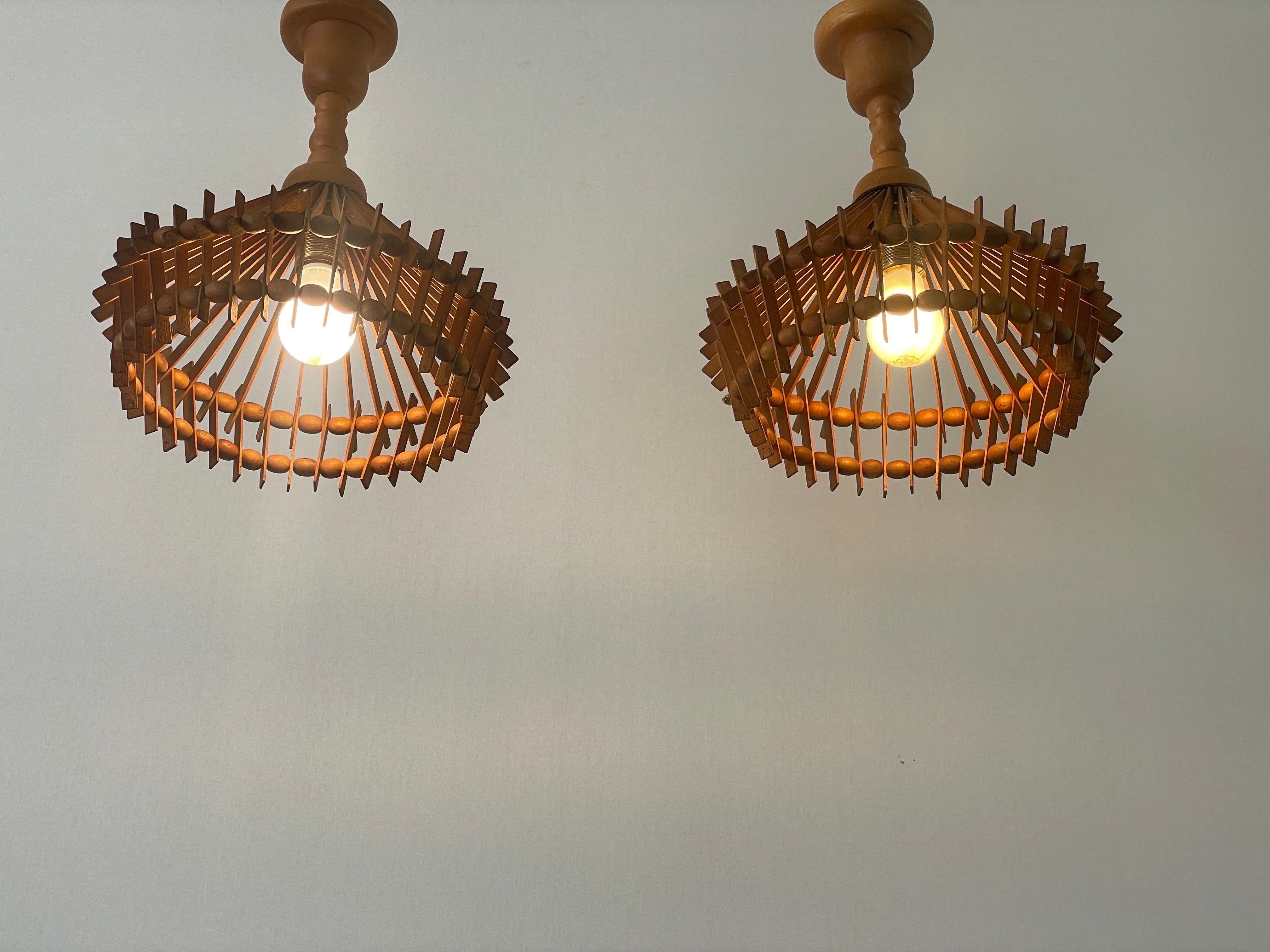 Paire de lampes suspendues en Wood Wood, 1960, Italie en vente 11