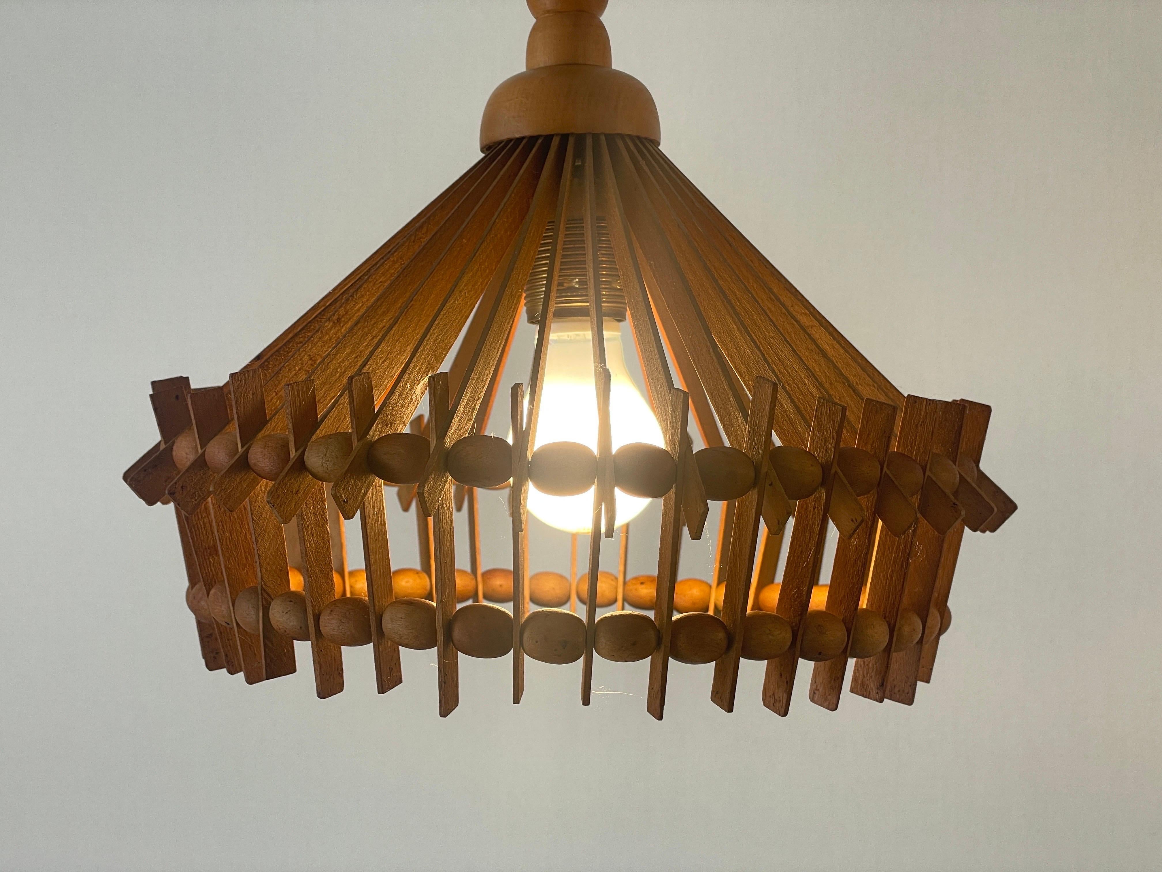 Paire de lampes suspendues en Wood Wood, 1960, Italie en vente 12