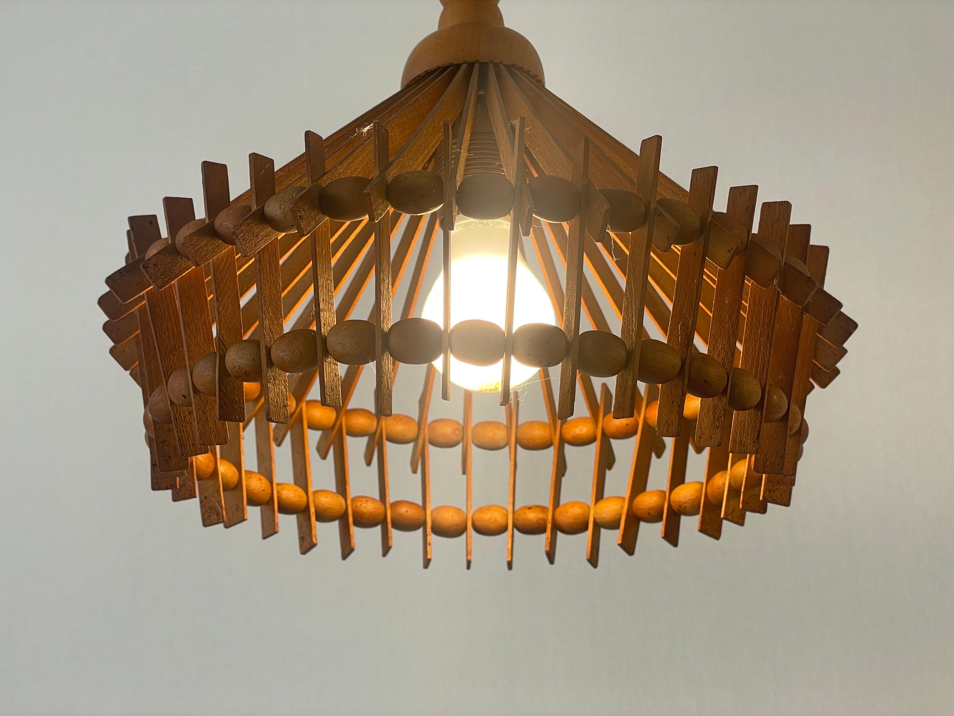 Paire de lampes suspendues en Wood Wood, 1960, Italie en vente 13