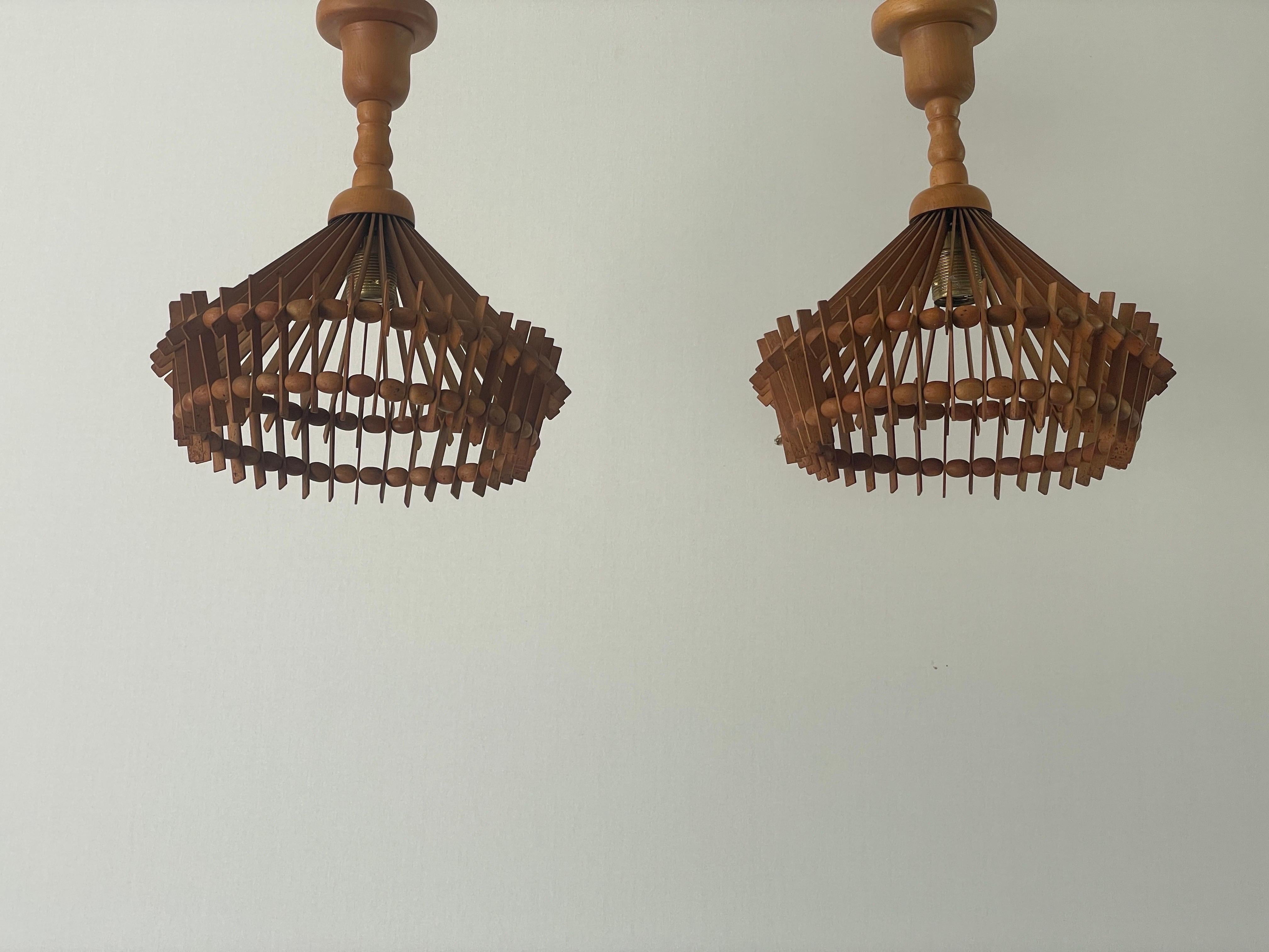 italien Paire de lampes suspendues en Wood Wood, 1960, Italie en vente