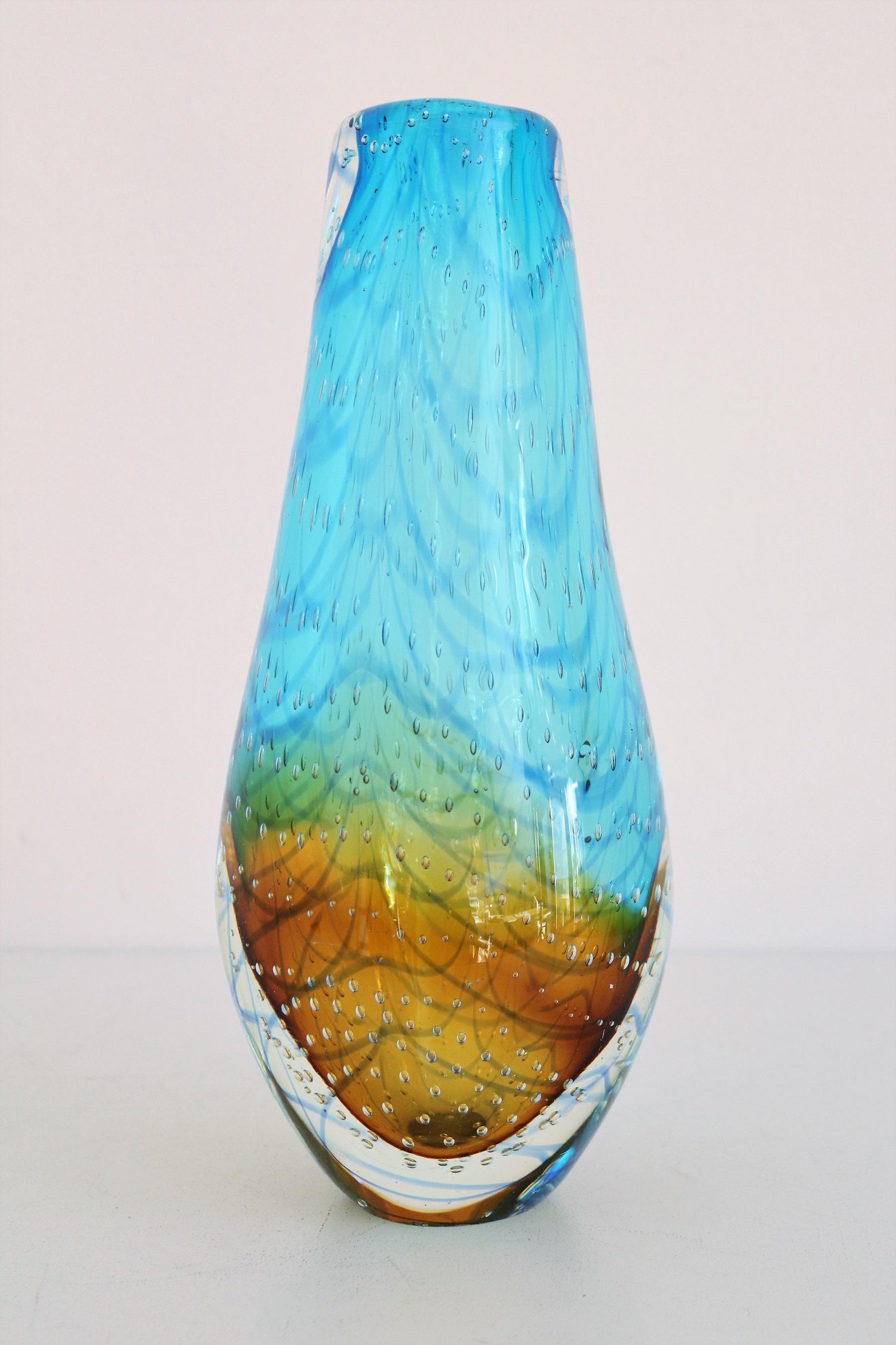 Italian Hand-Crafted Sommerso Murano Glass Flower Vase 4