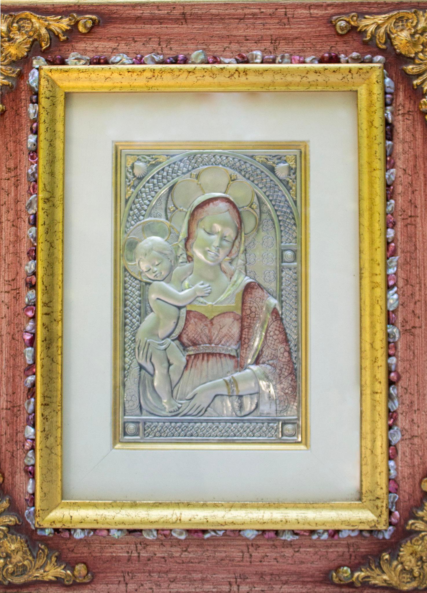 Sculpté à la main Madonna et enfant de Sicile et argenterie italienne fabriqués à la main dans un cadre en bois ancien en vente