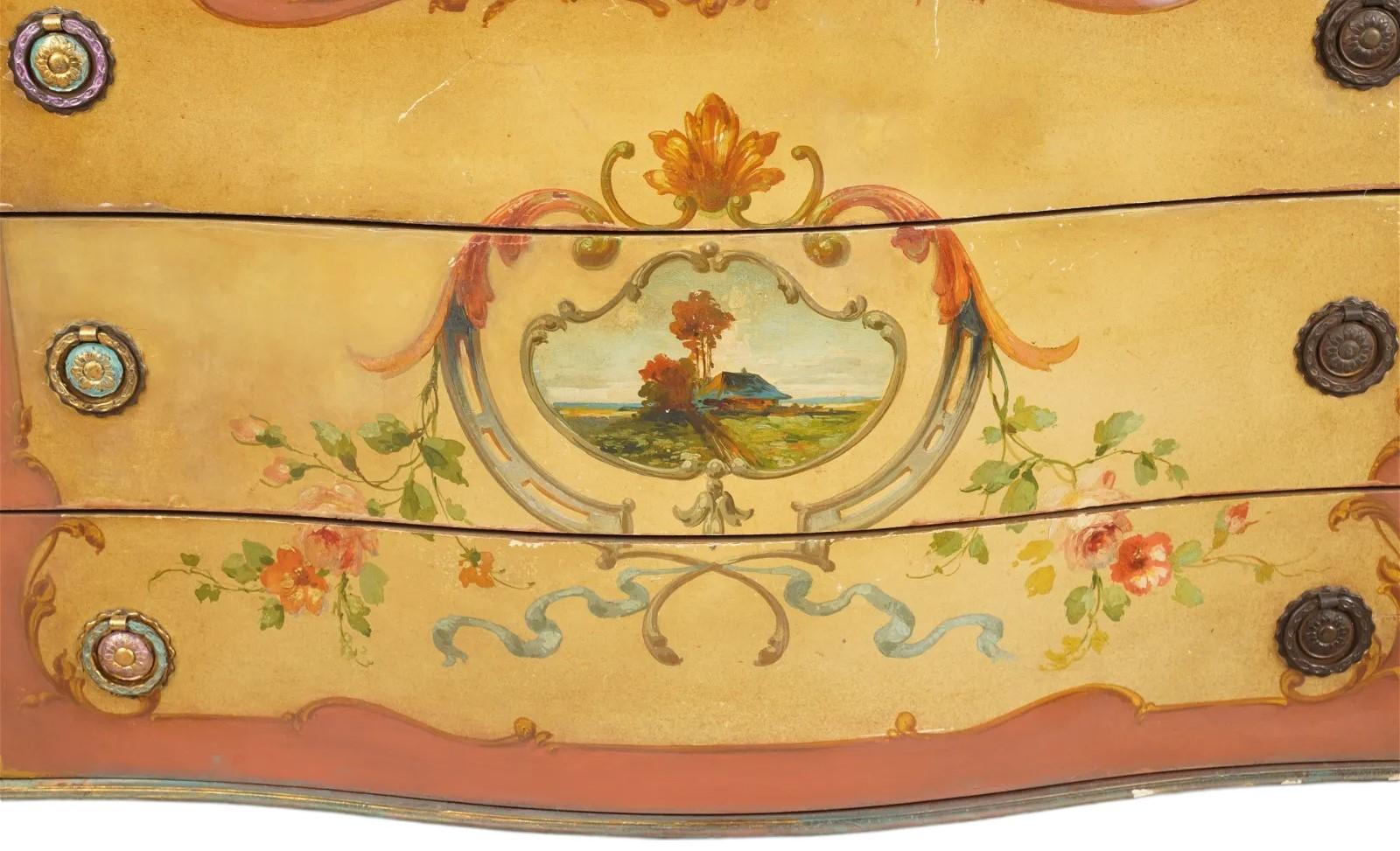 Adirondack Commode italienne peinte à la main des années 60 avec 4 tiroirs et motifs floraux dessinés à la main en vente