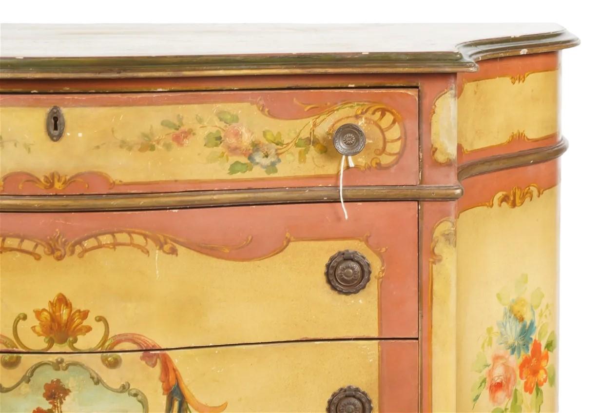 Milieu du XXe siècle Commode italienne peinte à la main des années 60 avec 4 tiroirs et motifs floraux dessinés à la main en vente