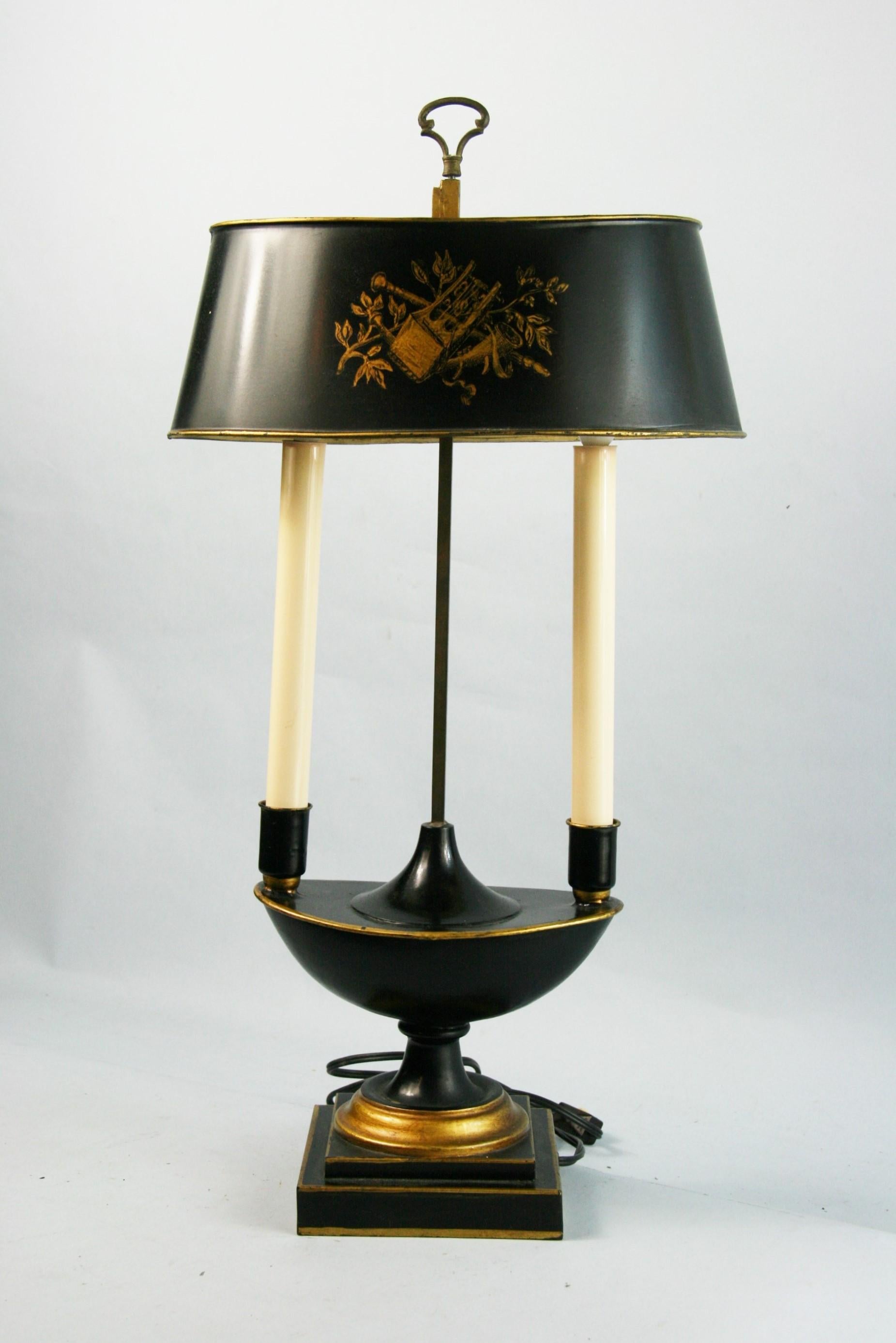 Italian 2 light lamp with hand painted decorations and metal shade
Takes 2 60 watt max candelabra based bulbs
Original wiring with inline switch in working condition.