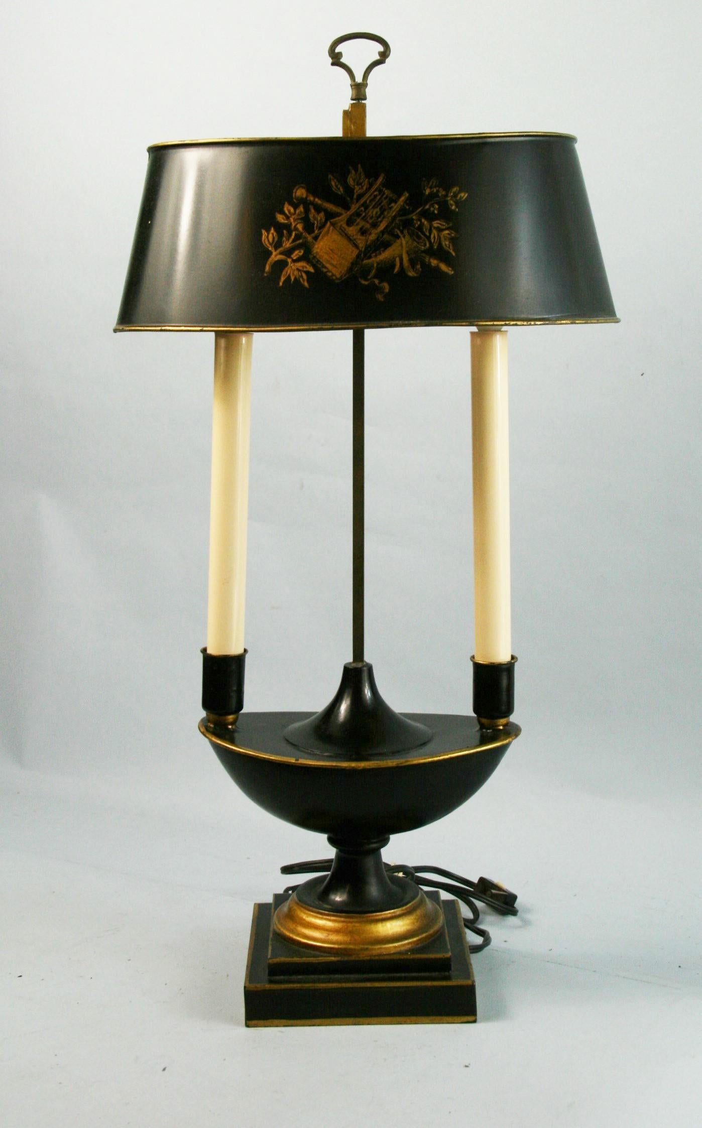 Italian Hand Painted Bouillotte  Lamp 1960 In Good Condition For Sale In Douglas Manor, NY