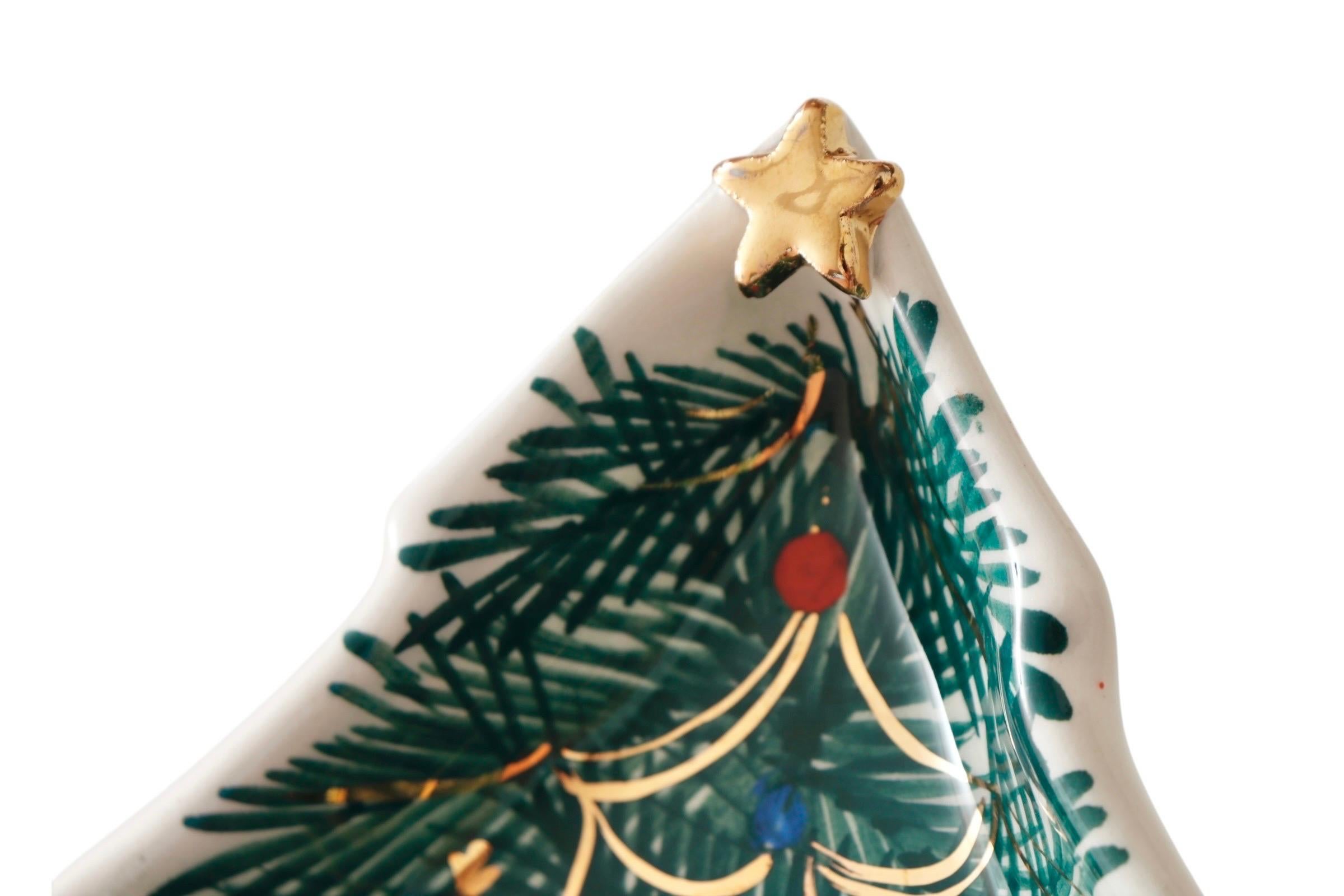 Vassoio con albero di Natale in ceramica dipinta a mano In condizioni buone in vendita a Bradenton, FL
