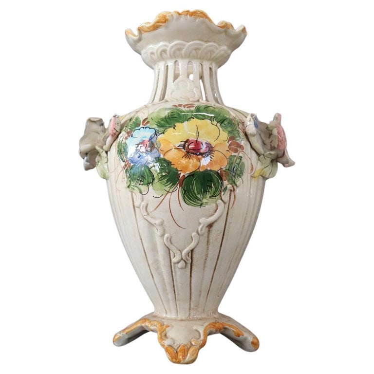 Vase italien peint à la main par Bassano En vente sur 1stDibs