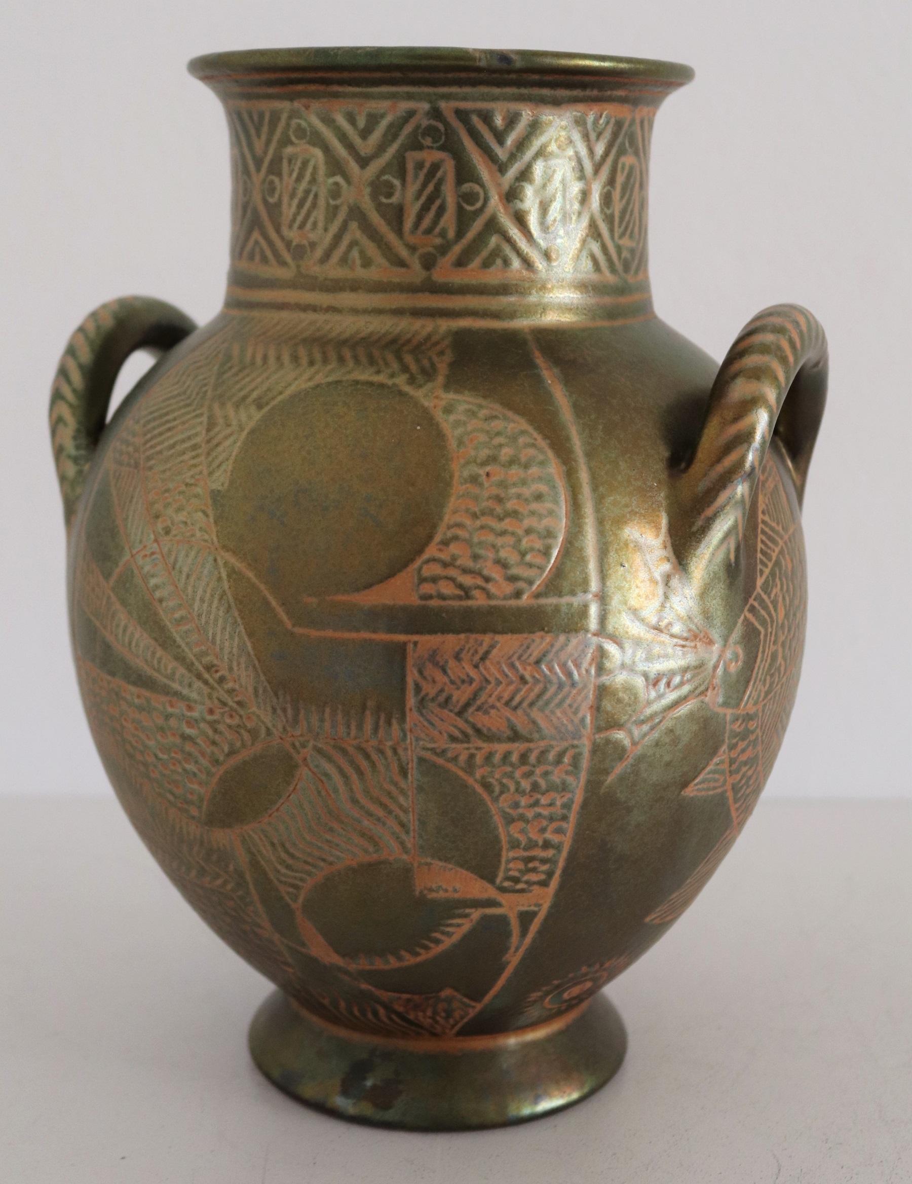 Italian Hand Painted Ceramic Vase in Lustro Glaze by Riccardo Gatti Faenza 1950s For Sale 4