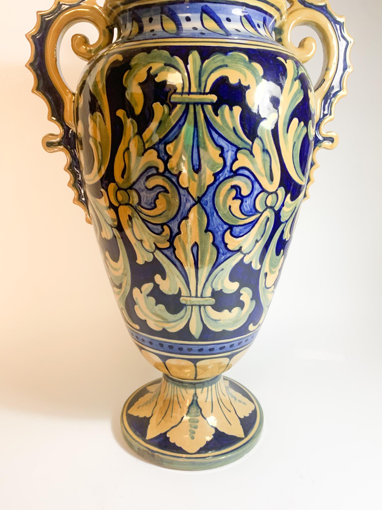 Italian Hand Painted Iridescent Ceramic Vase by Gualdo Tadino from the 1950s In Good Condition For Sale In Milano, MI