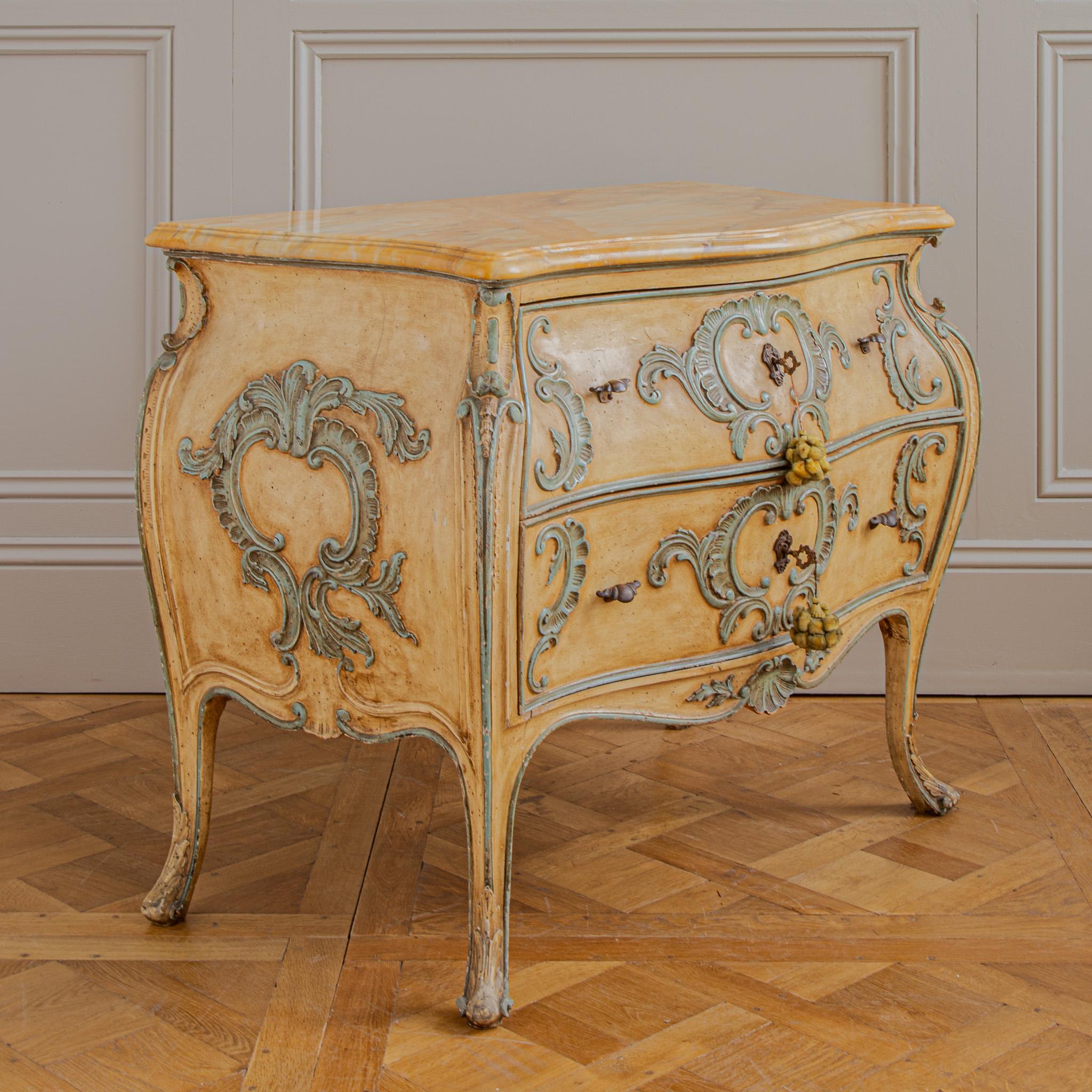Italian Hand Painted Louis XV Style Bombe Chest, Circa Mid 1900's  In Good Condition For Sale In London, Park Royal