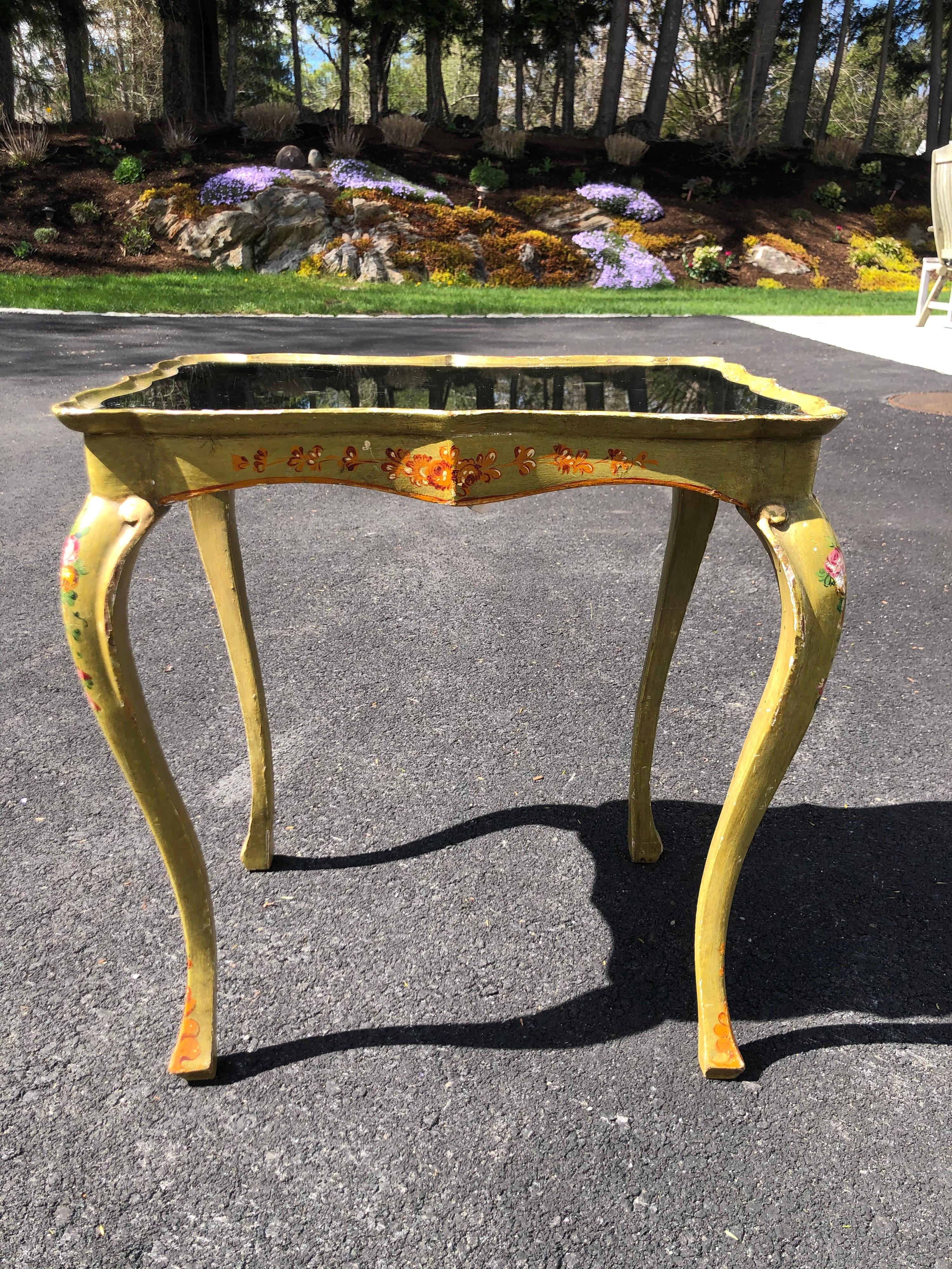 Italian Hand Painted Mirror Top Side Table In Good Condition For Sale In Redding, CT