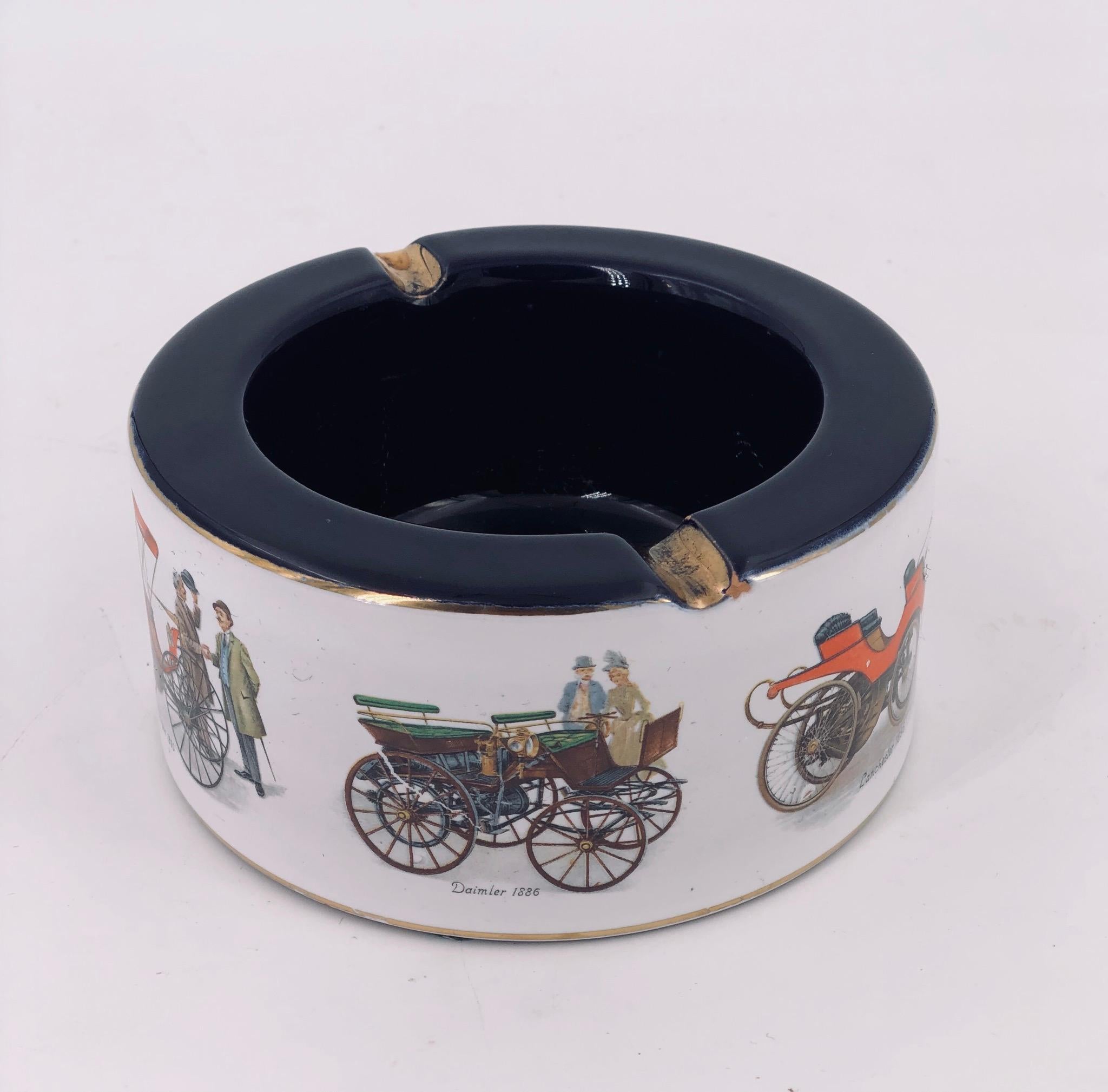 Italian Hand Painted Porcelain Ashtray with Antique Cars & Gold Accents In Excellent Condition For Sale In San Diego, CA