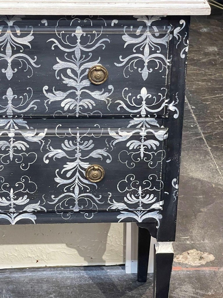 Italian hand Painted Side Table For Sale at 1stDibs