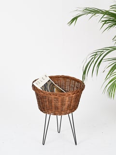 Italian Hand-Woven Wicker Magazine Rack or Basket with Bent Iron Legs, 1950s